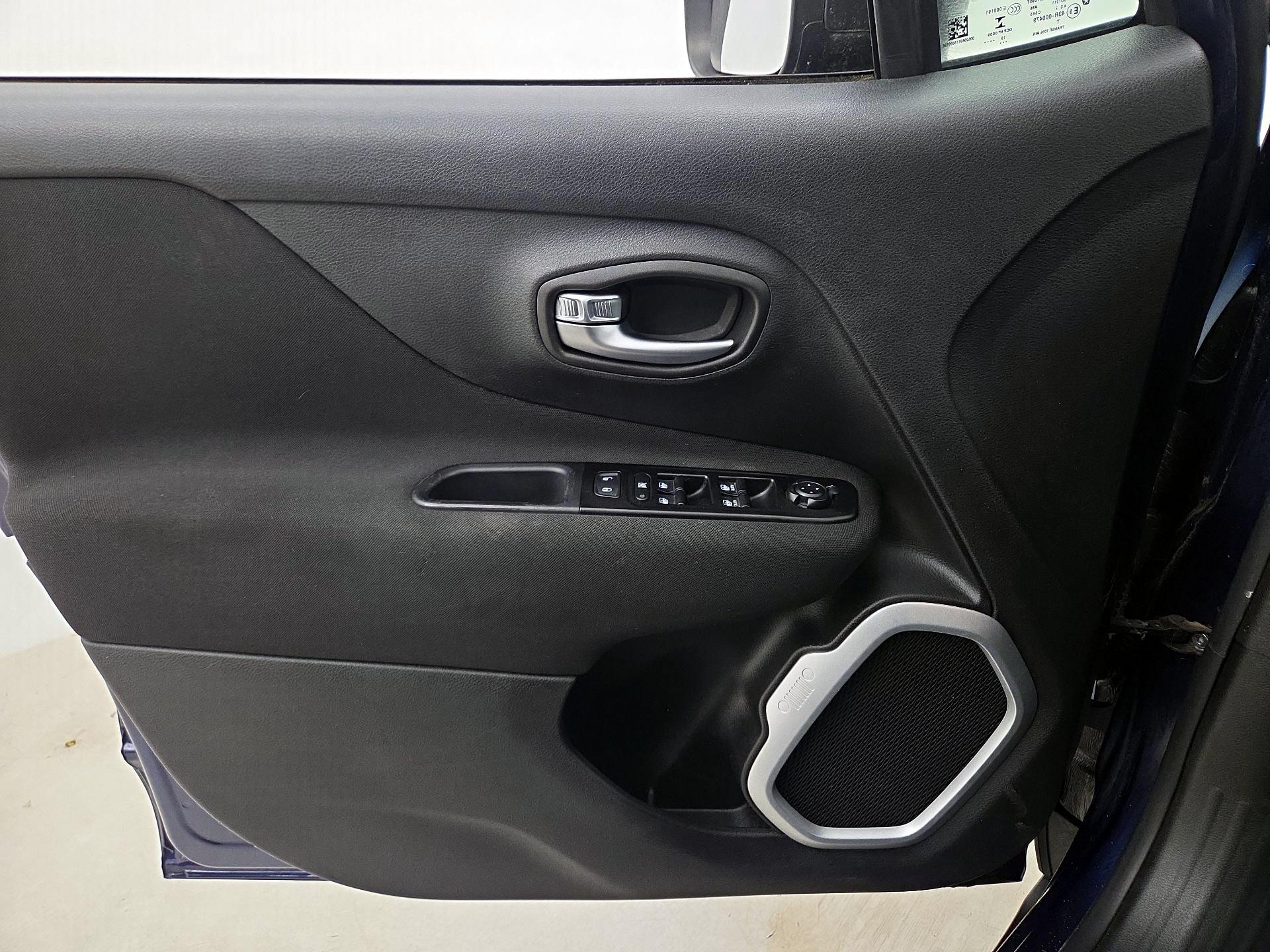 Thumbnail: 2020 Jeep Renegade - 12