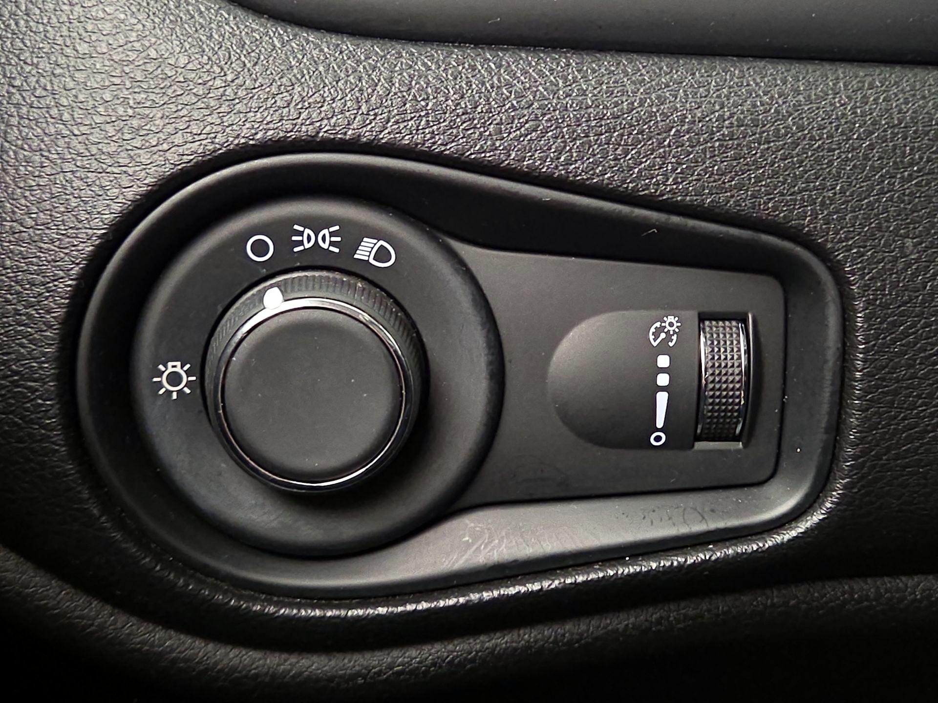 Thumbnail: 2020 Jeep Renegade - 13