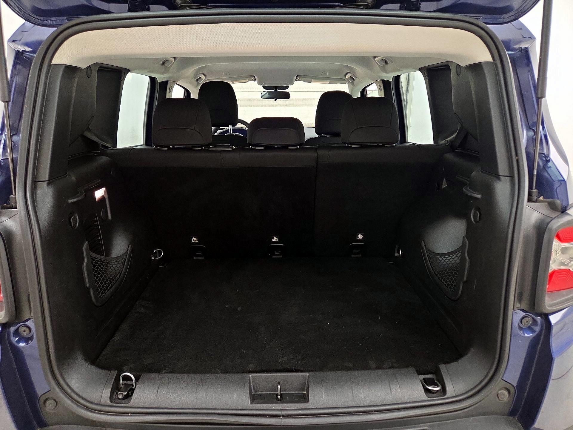 Thumbnail: 2020 Jeep Renegade - 20