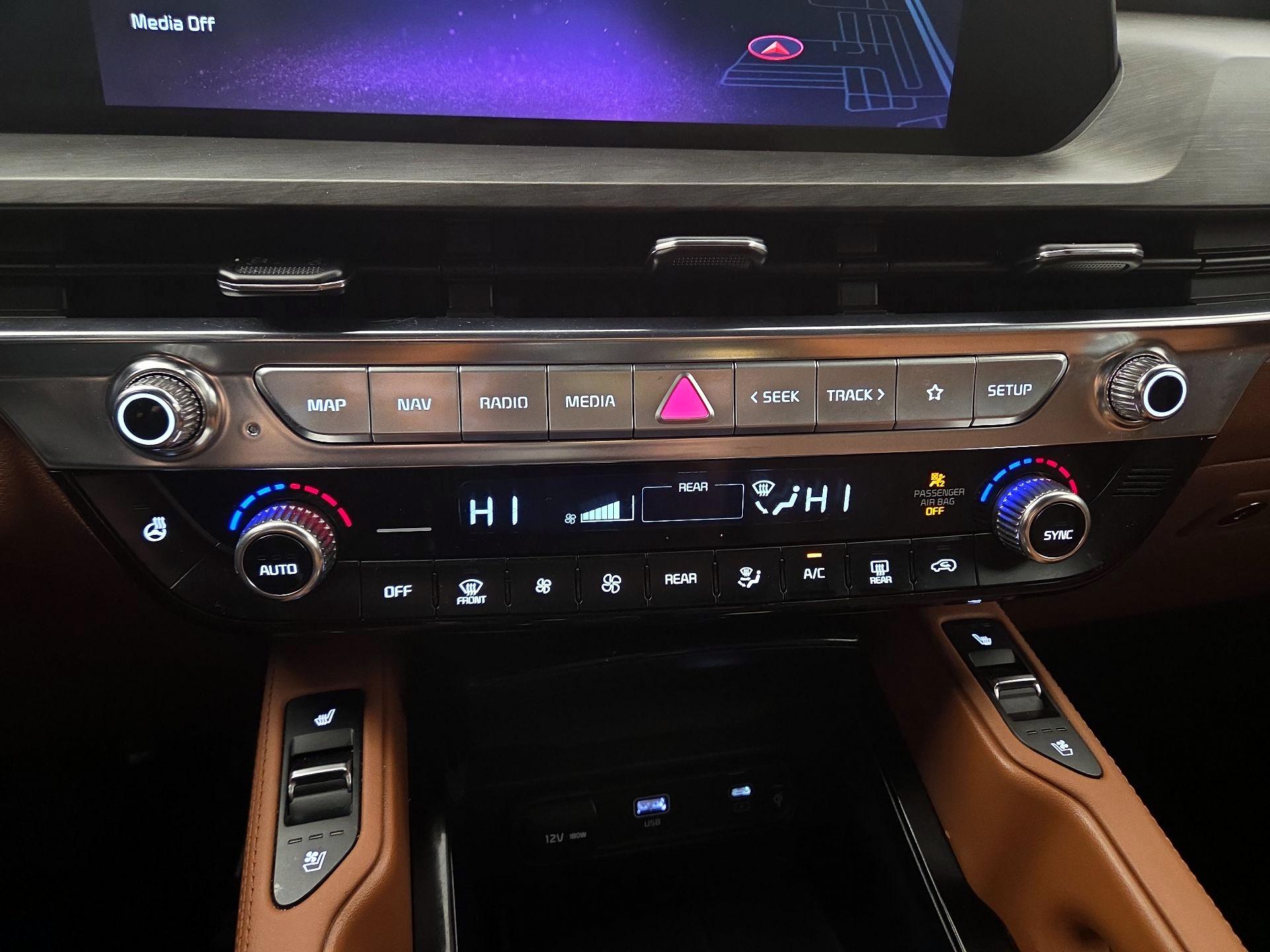 Thumbnail: 2023 Kia Telluride - 17