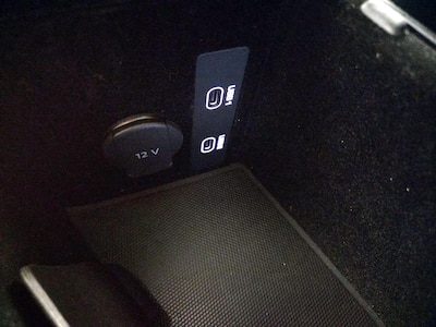 USB/AUX Ports