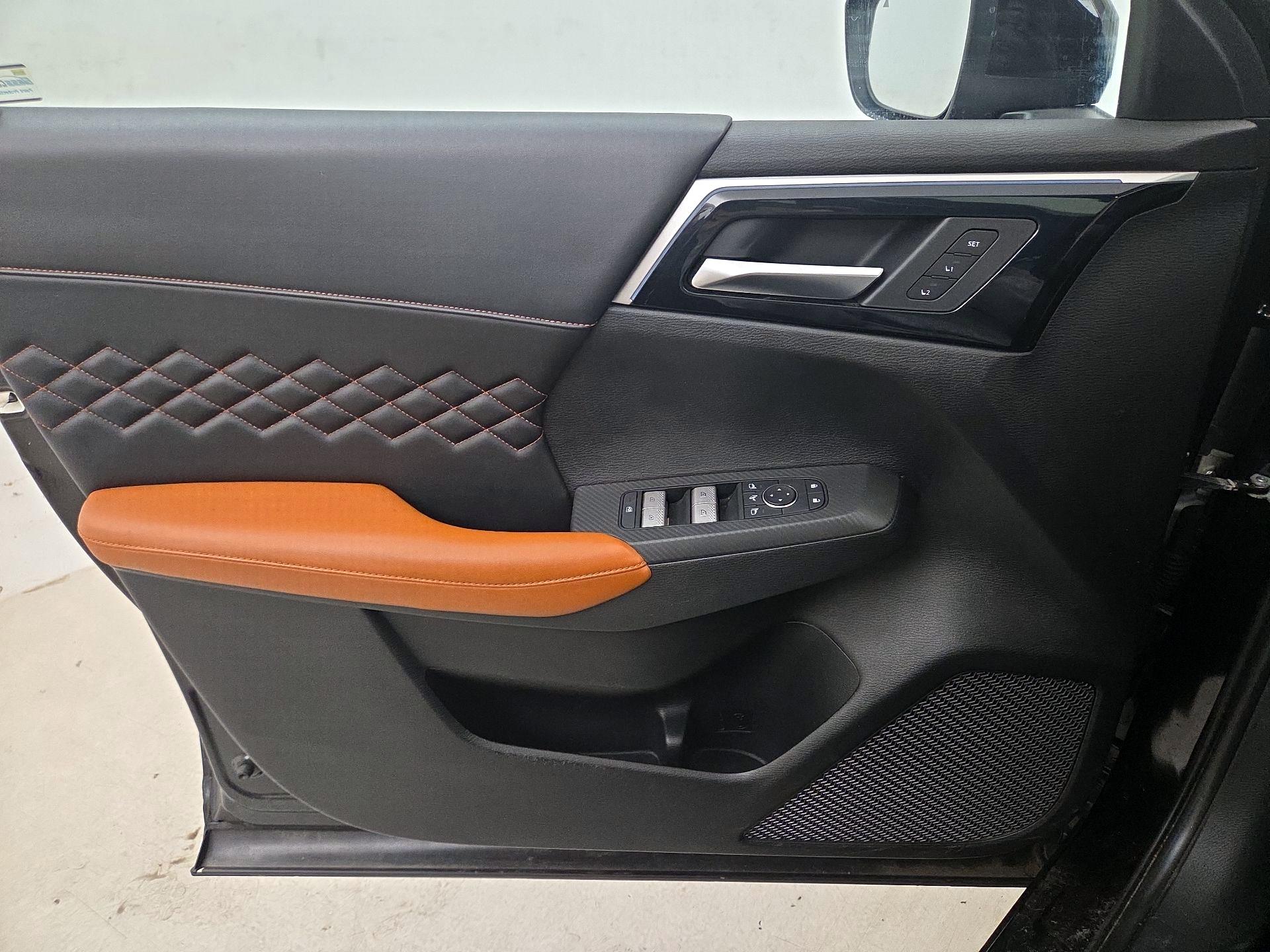Thumbnail: 2022 Mitsubishi Outlander - 12