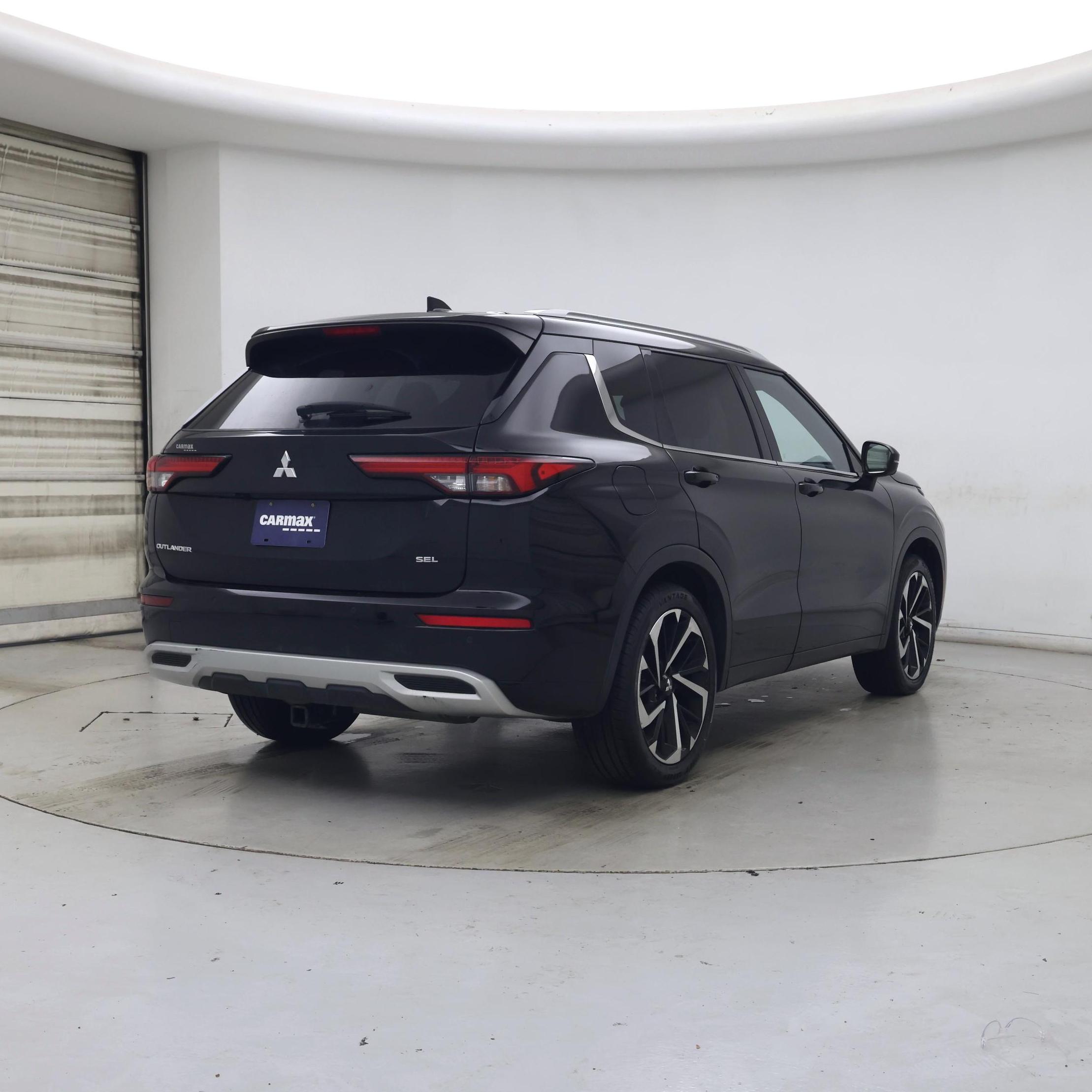 Thumbnail: 2022 Mitsubishi Outlander - 8