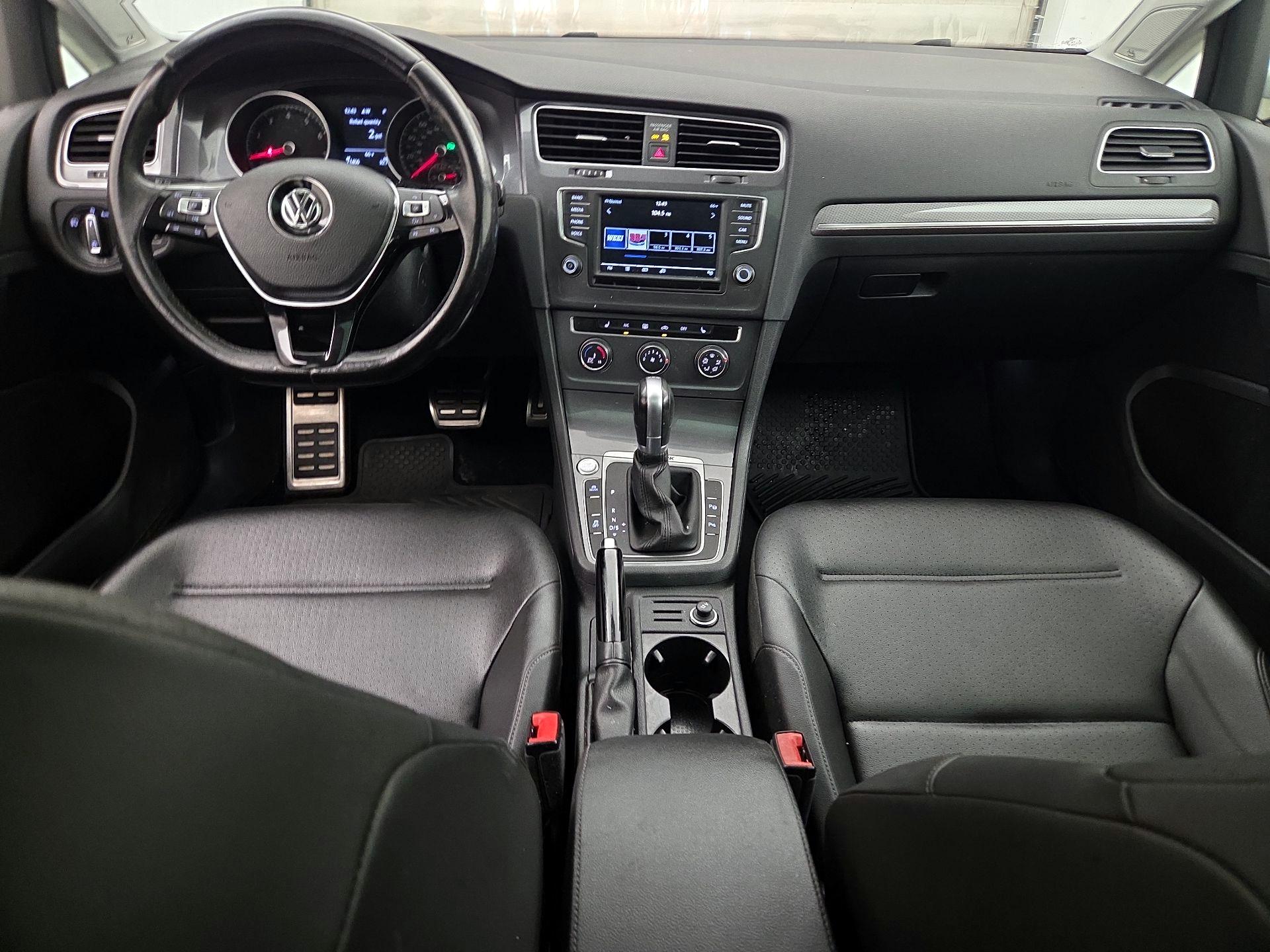 Thumbnail: 2017 Volkswagen Golf - 9