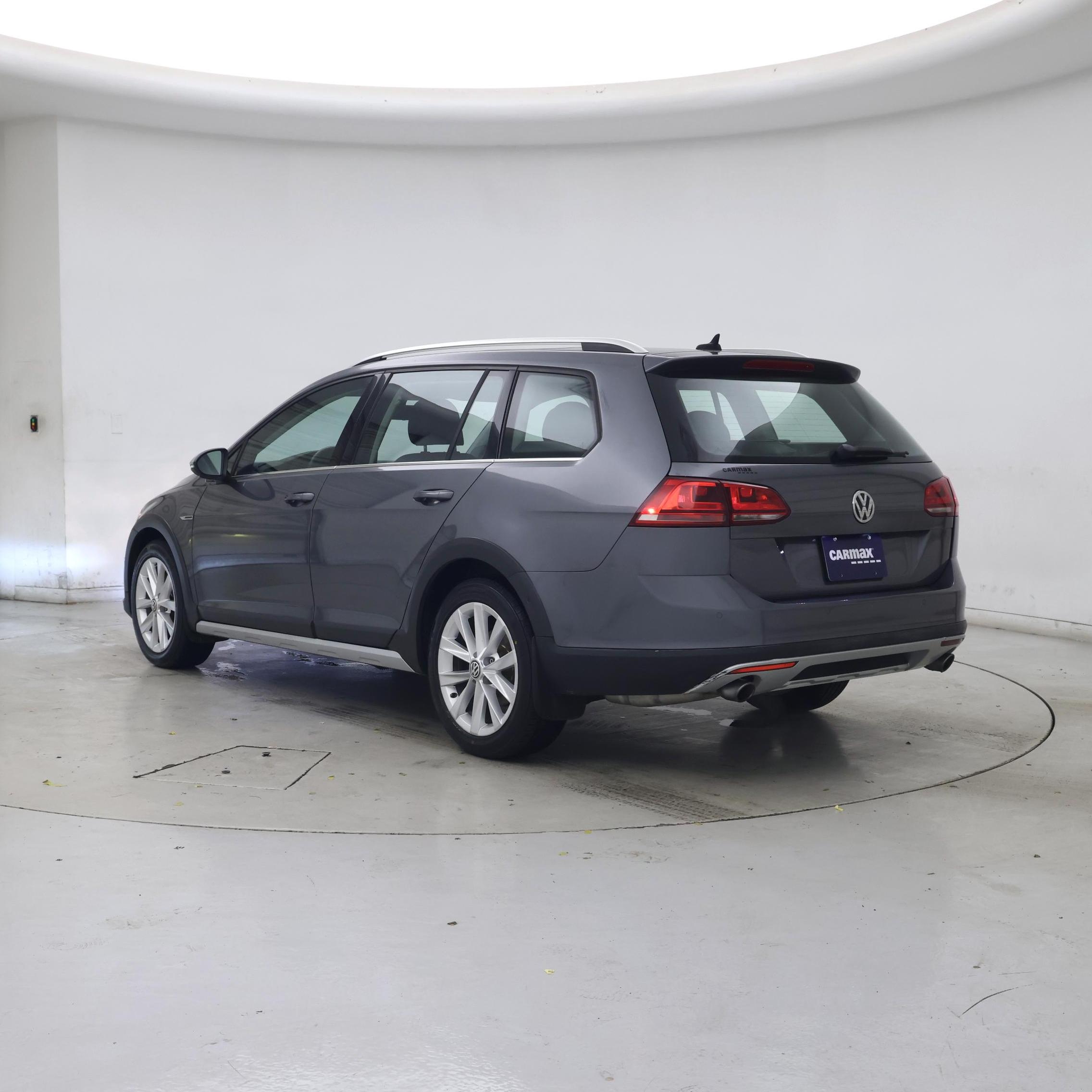 Thumbnail: 2017 Volkswagen Golf - 2
