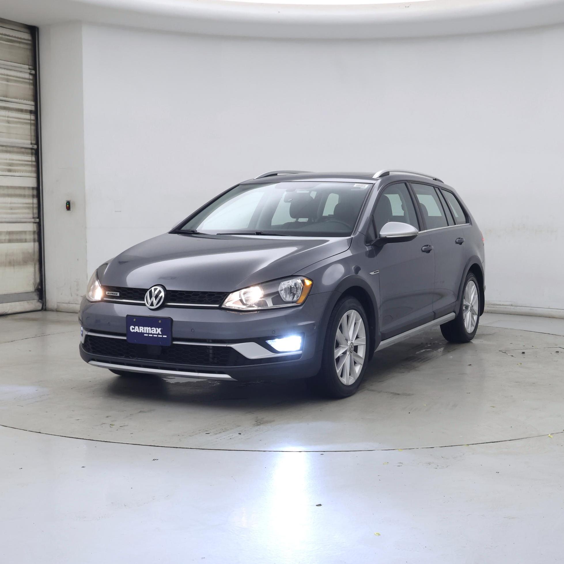 Thumbnail: 2017 Volkswagen Golf - 4