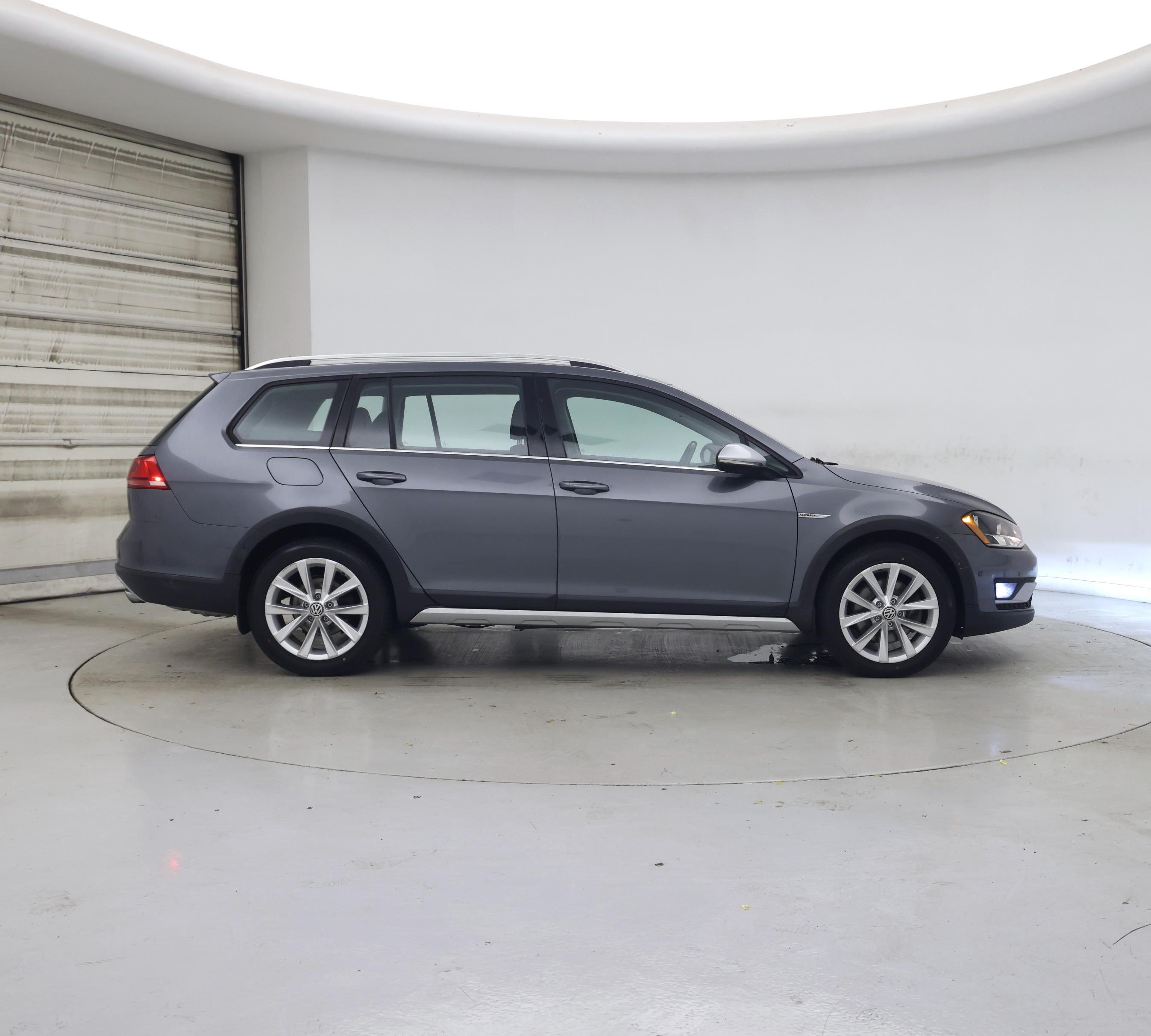 Thumbnail: 2017 Volkswagen Golf - 7