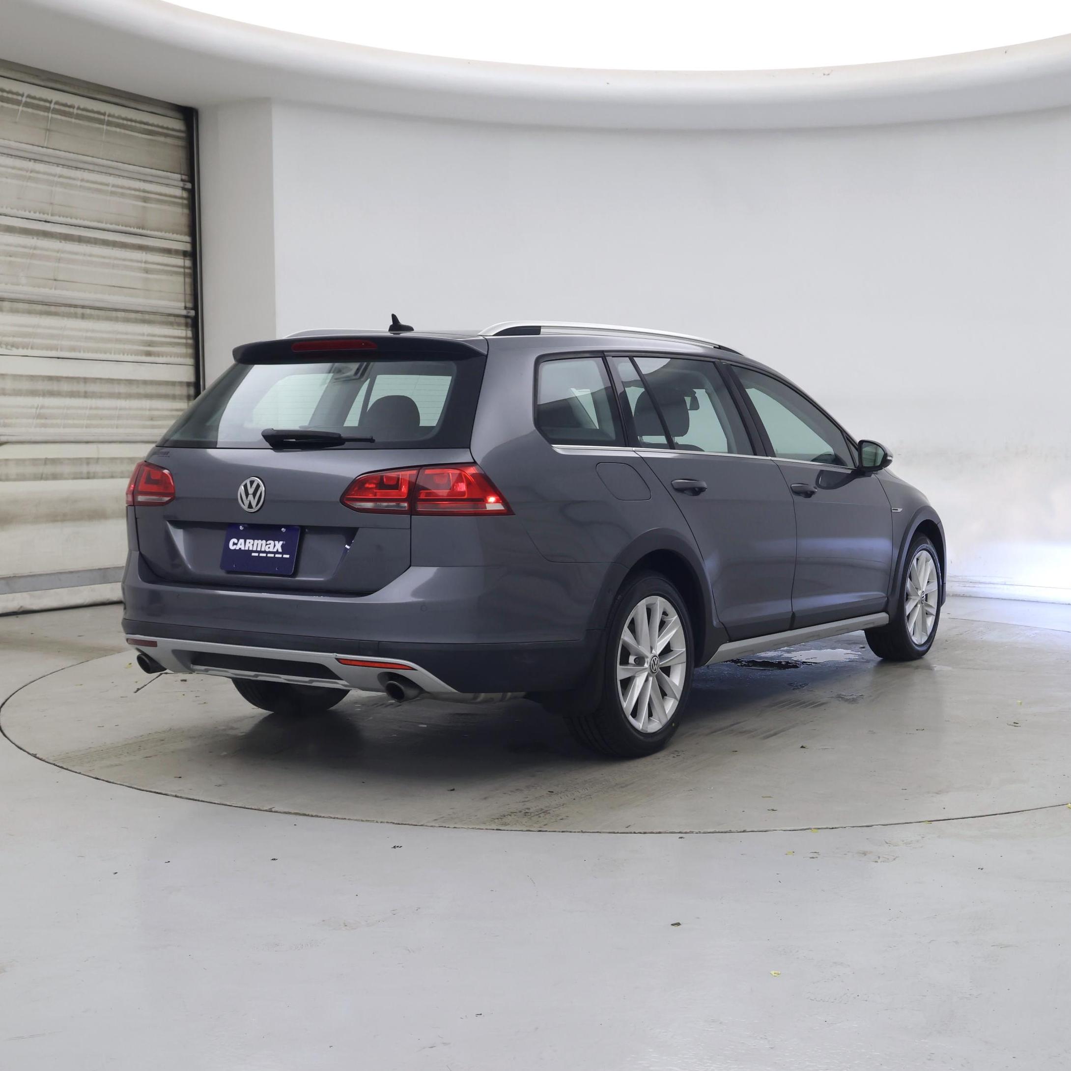 Thumbnail: 2017 Volkswagen Golf - 8