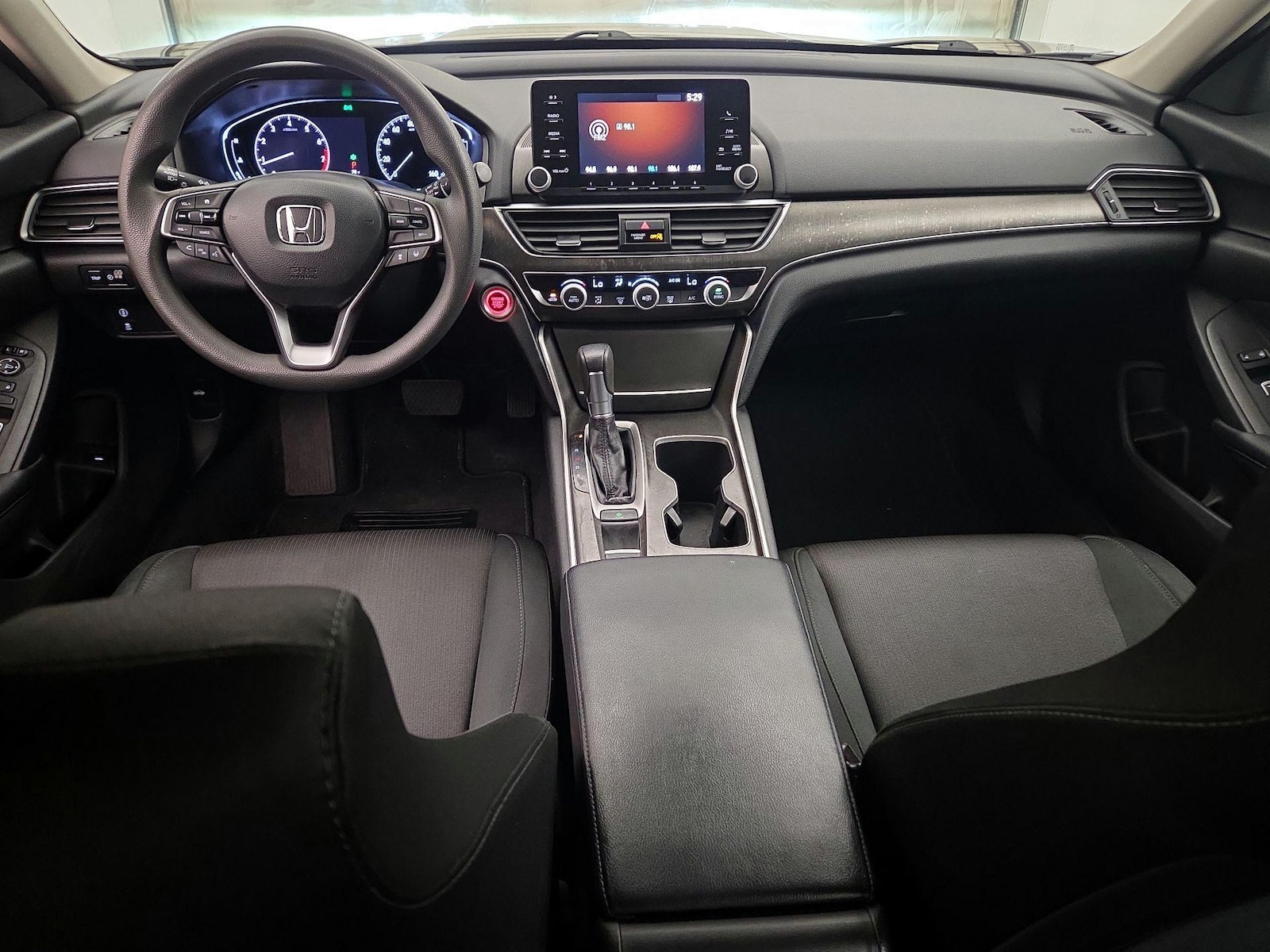 2018 Honda Accord LX - Photo 10