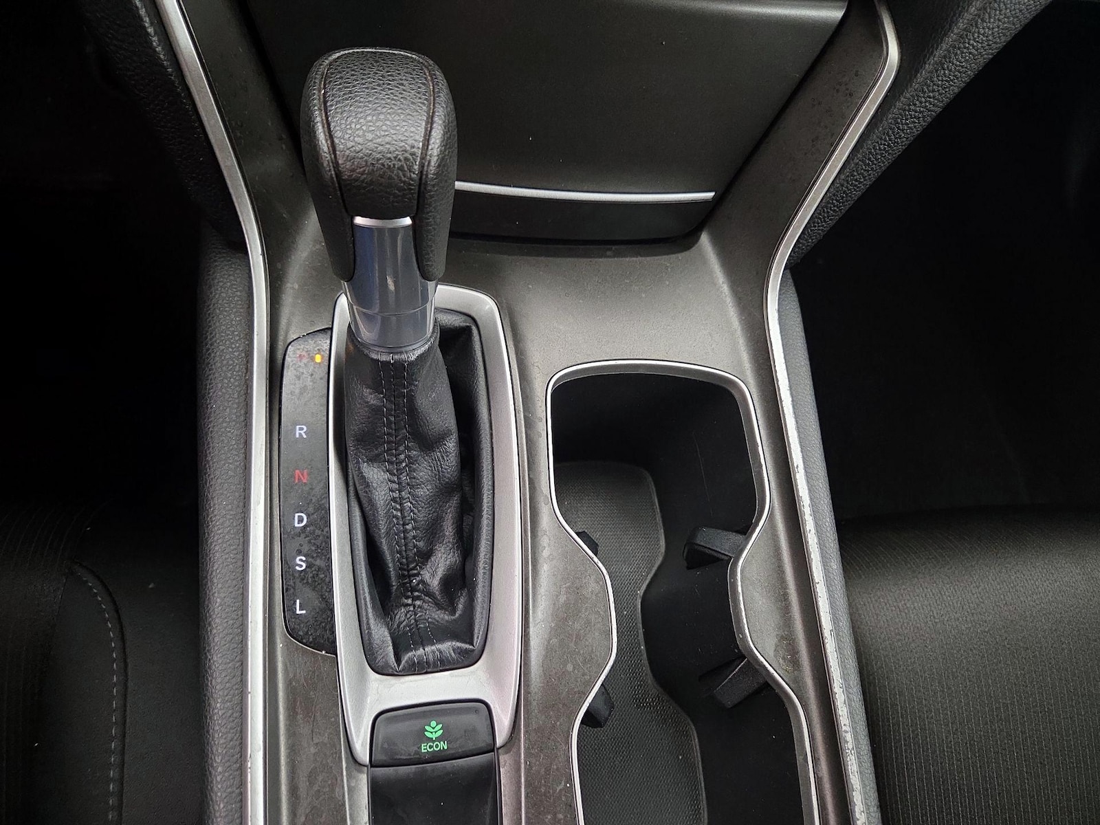 2018 Honda Accord LX - Photo 18