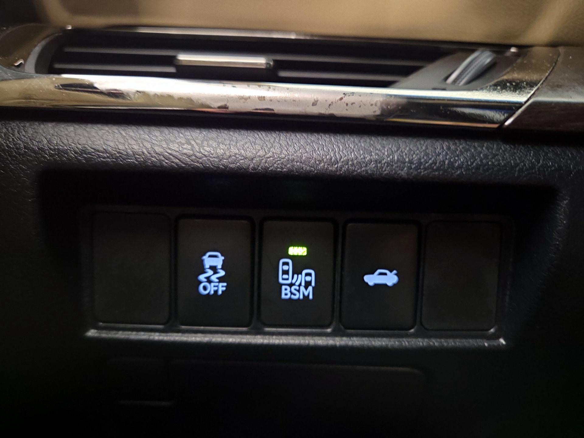 Thumbnail: 2016 Toyota Avalon - 13