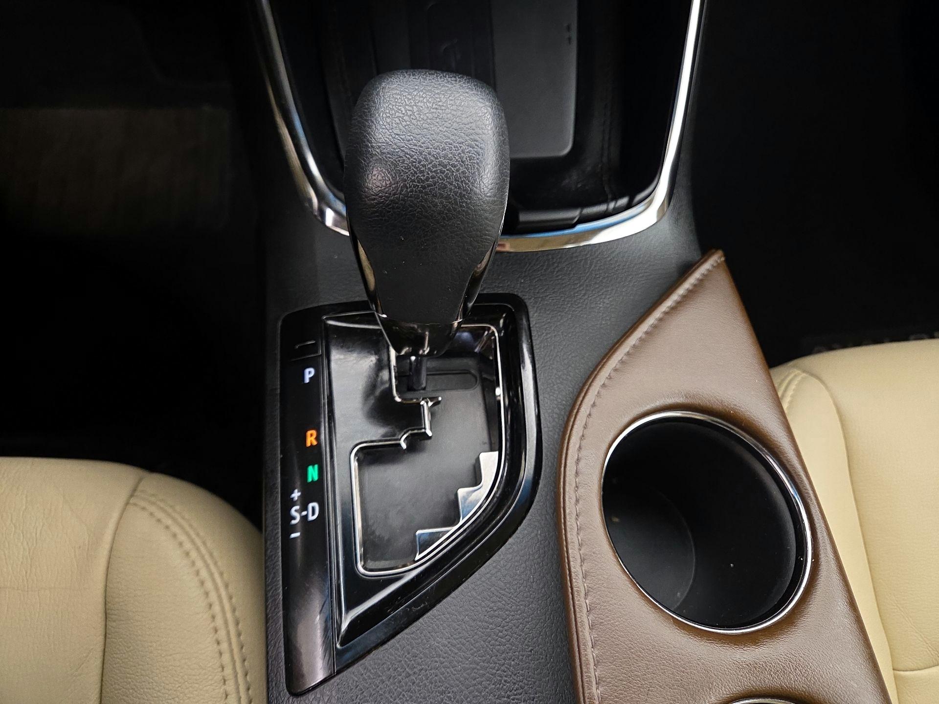 Thumbnail: 2016 Toyota Avalon - 18