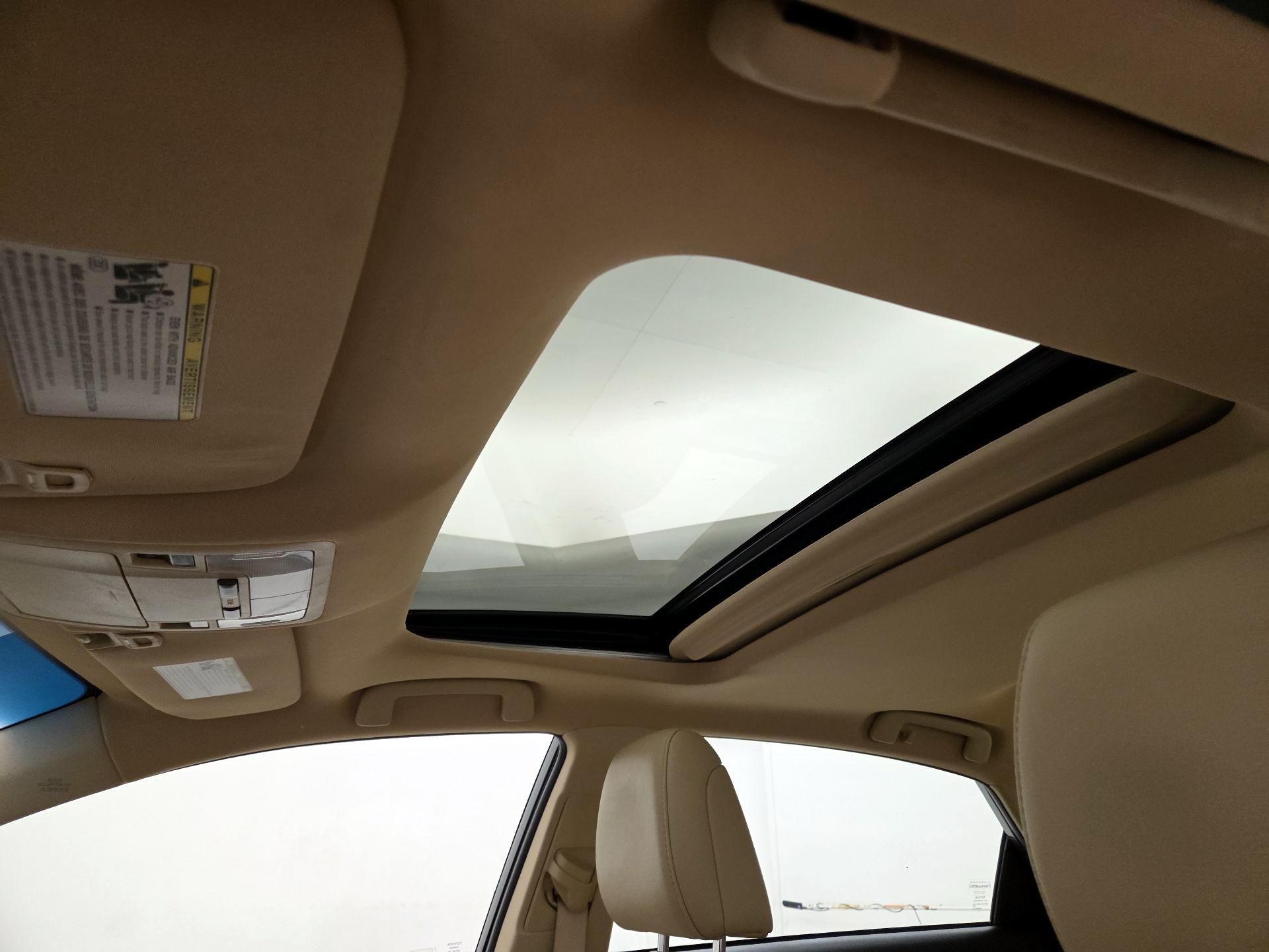 Thumbnail: 2016 Toyota Avalon - 19