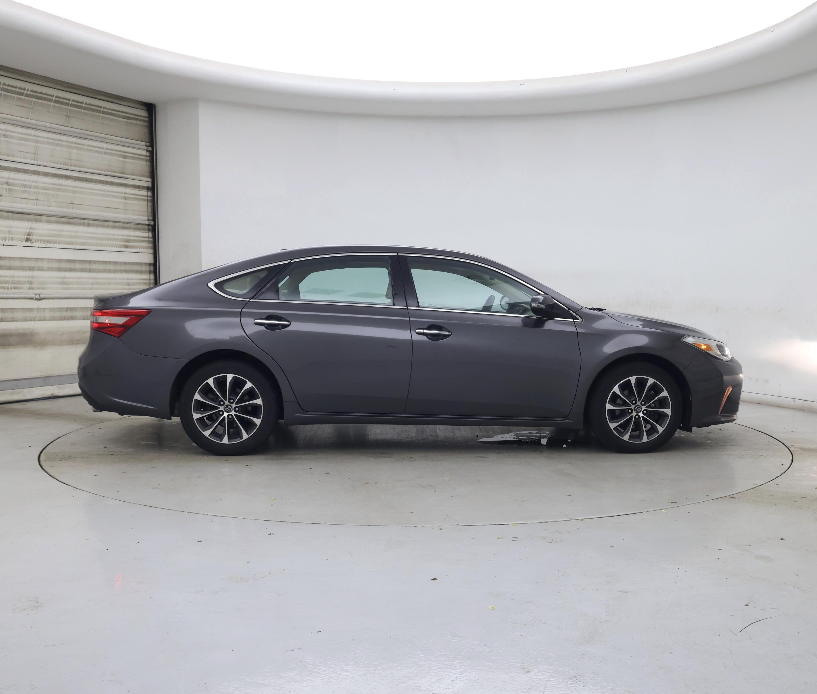 Thumbnail: 2016 Toyota Avalon - 7