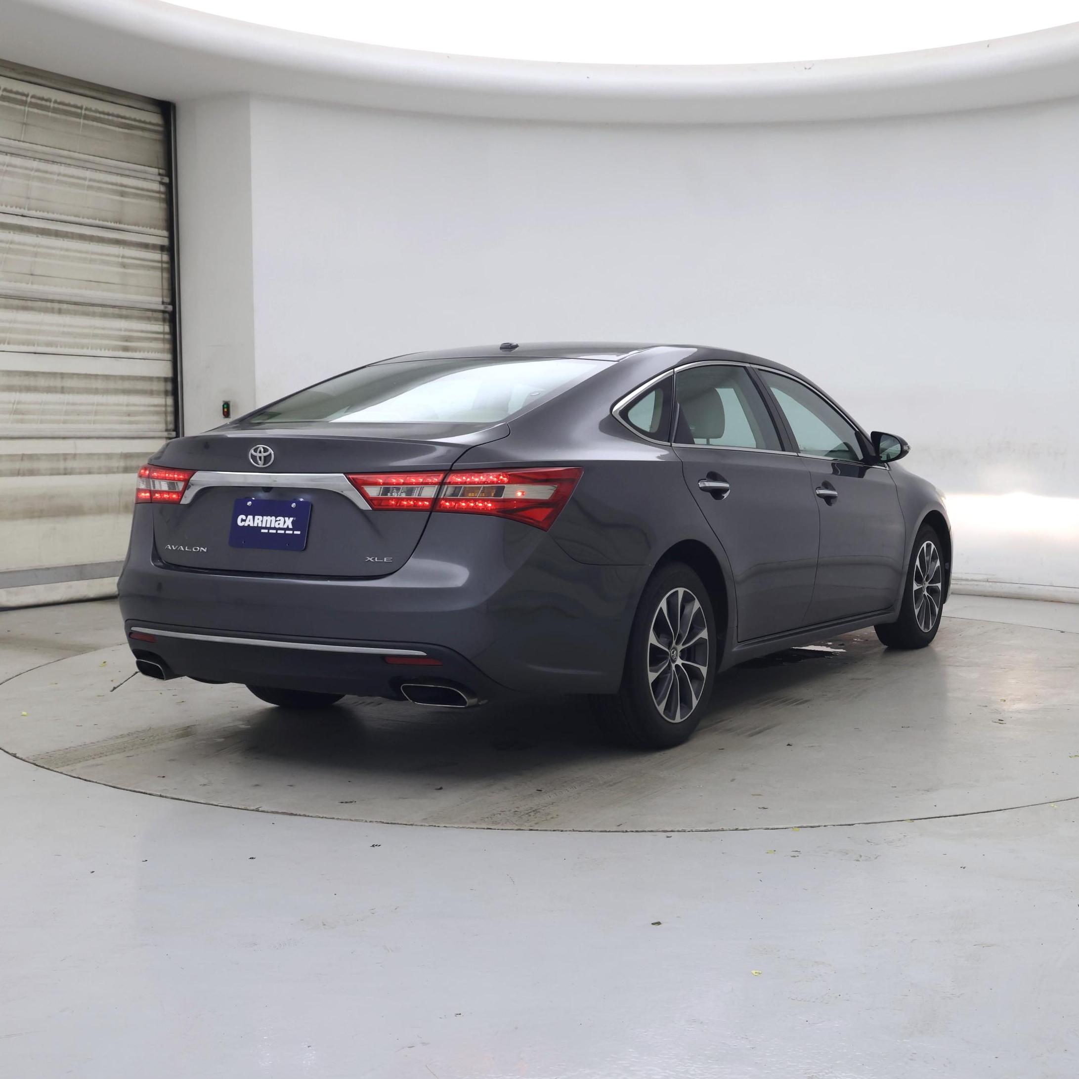 Thumbnail: 2016 Toyota Avalon - 8