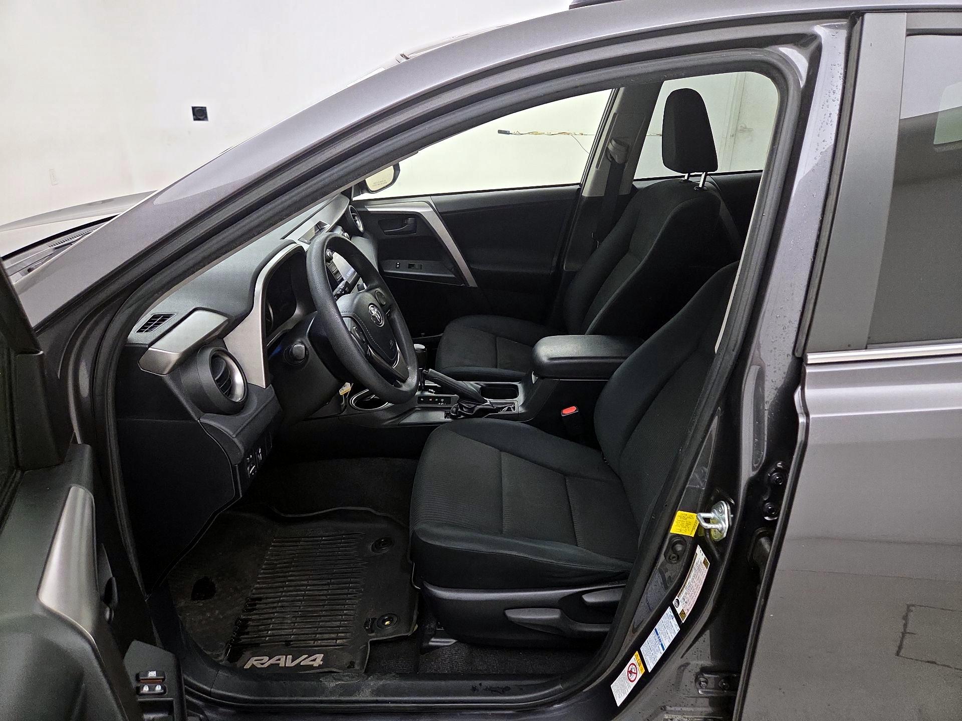 Thumbnail: 2016 Toyota RAV4 - 11