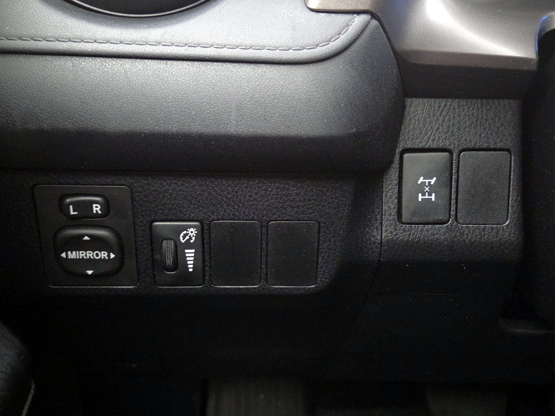 Thumbnail: 2016 Toyota RAV4 - 13