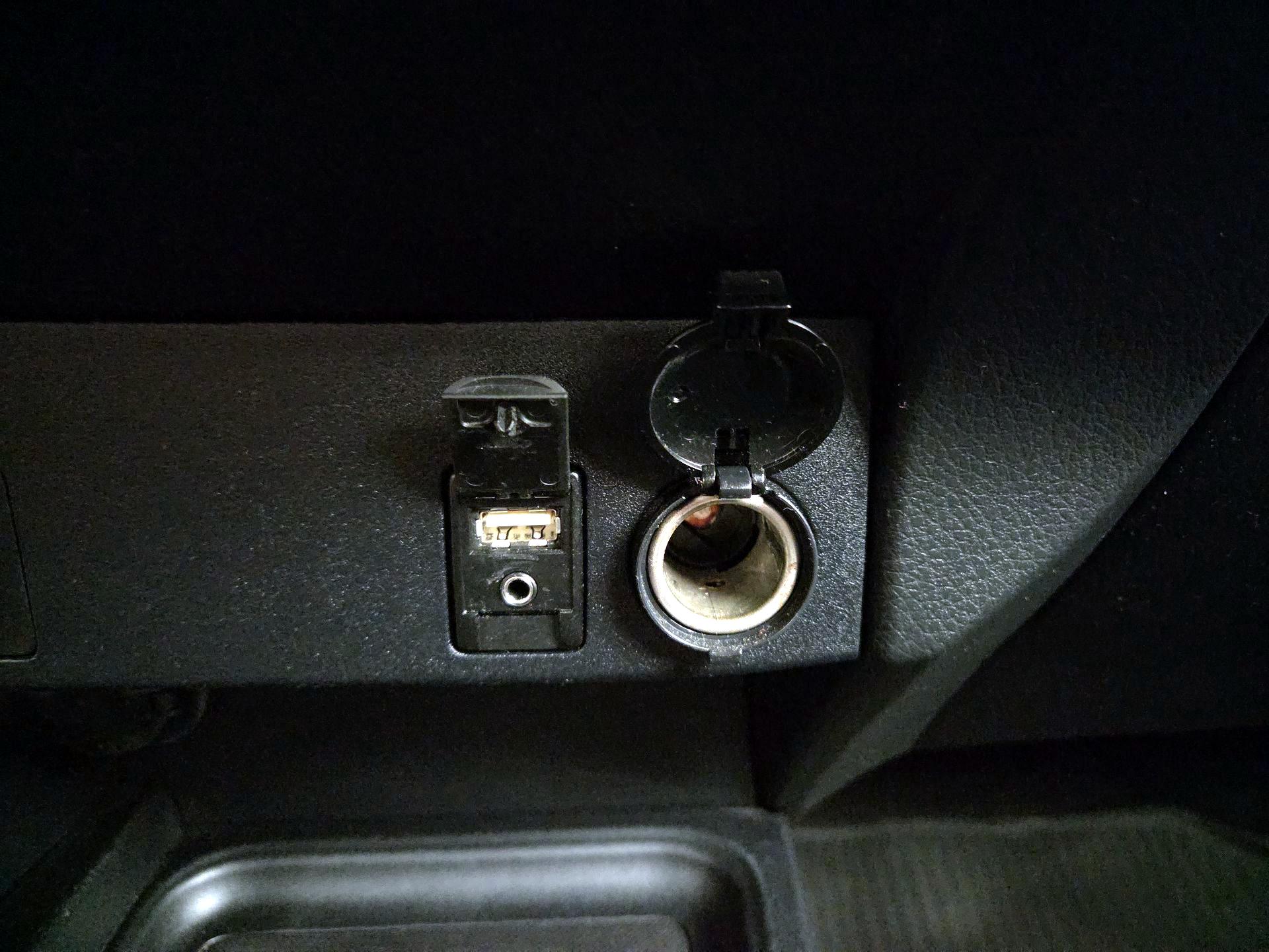 Thumbnail: 2016 Toyota RAV4 - 18