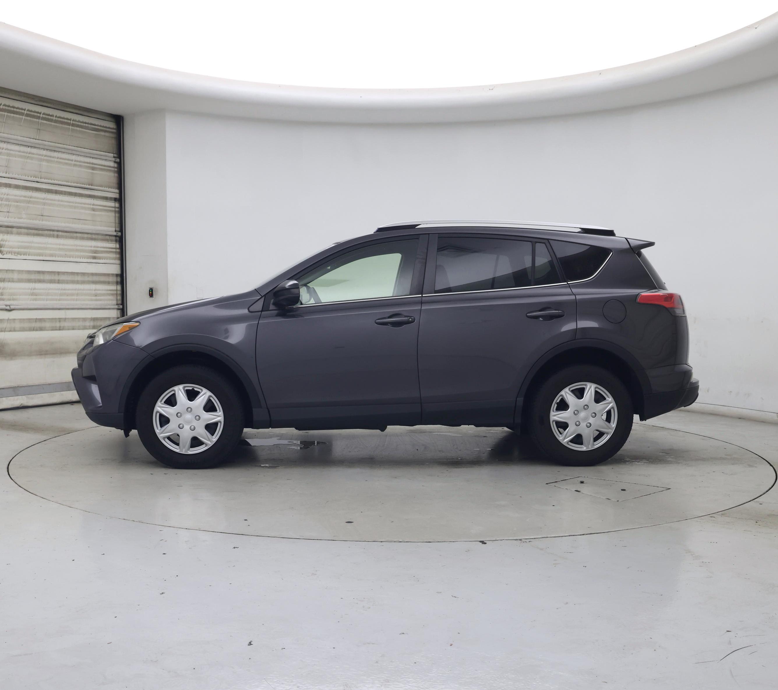 Thumbnail: 2016 Toyota RAV4 - 3