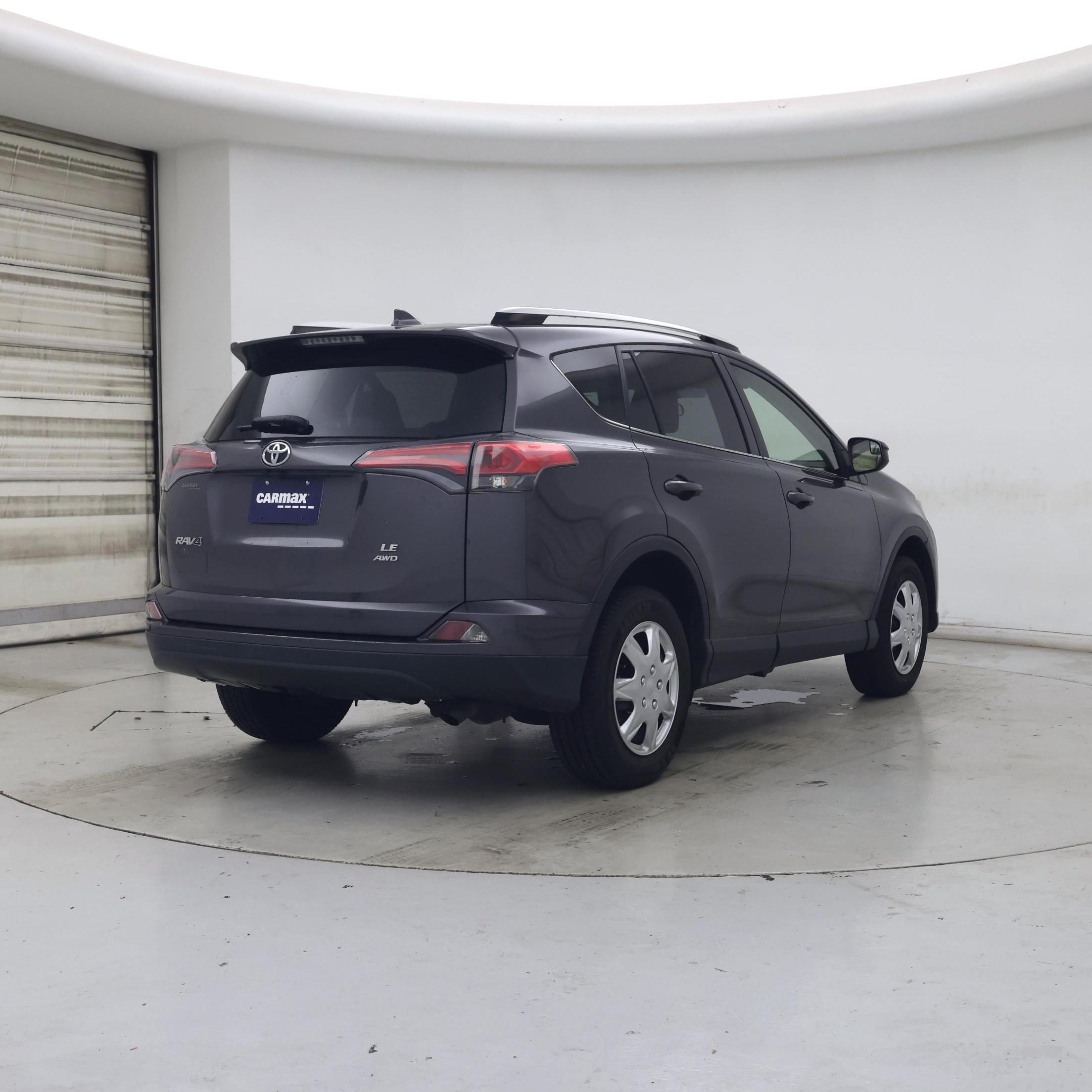 Thumbnail: 2016 Toyota RAV4 - 8