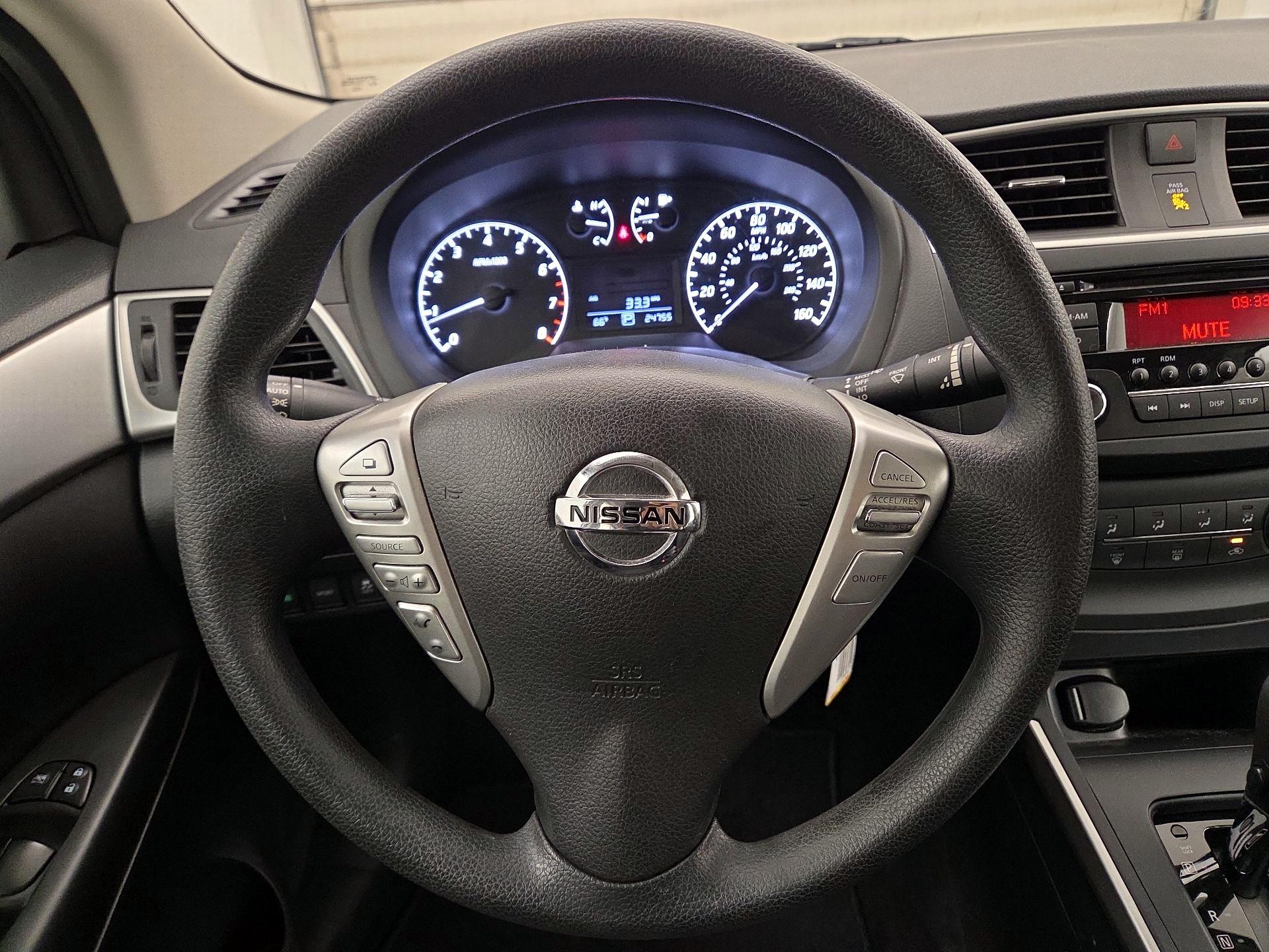 Thumbnail: 2017 Nissan Sentra - 10