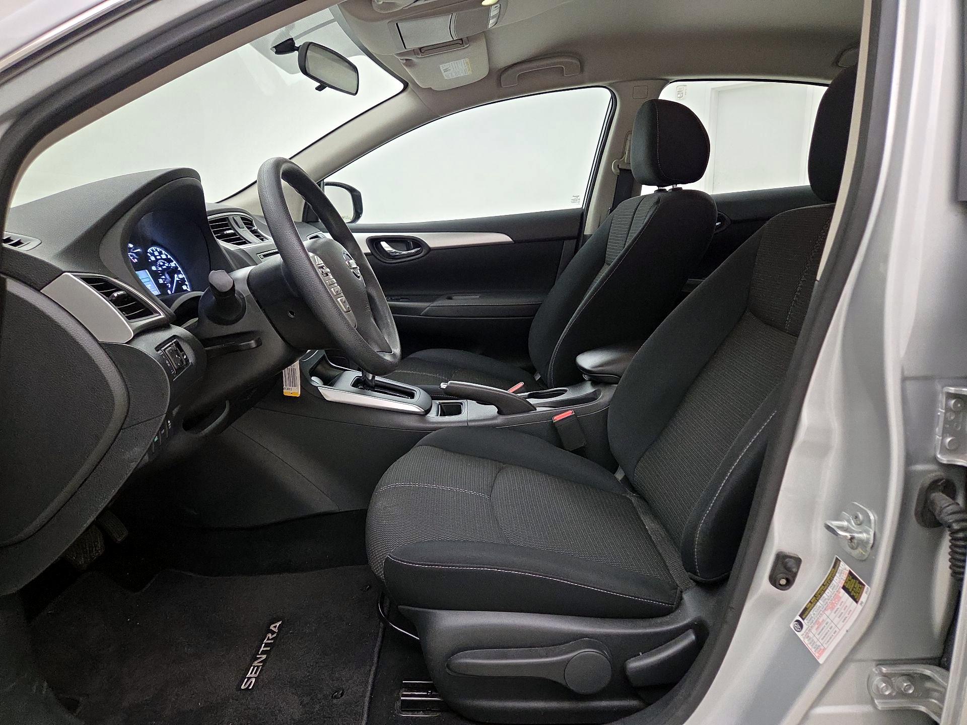 Thumbnail: 2017 Nissan Sentra - 11