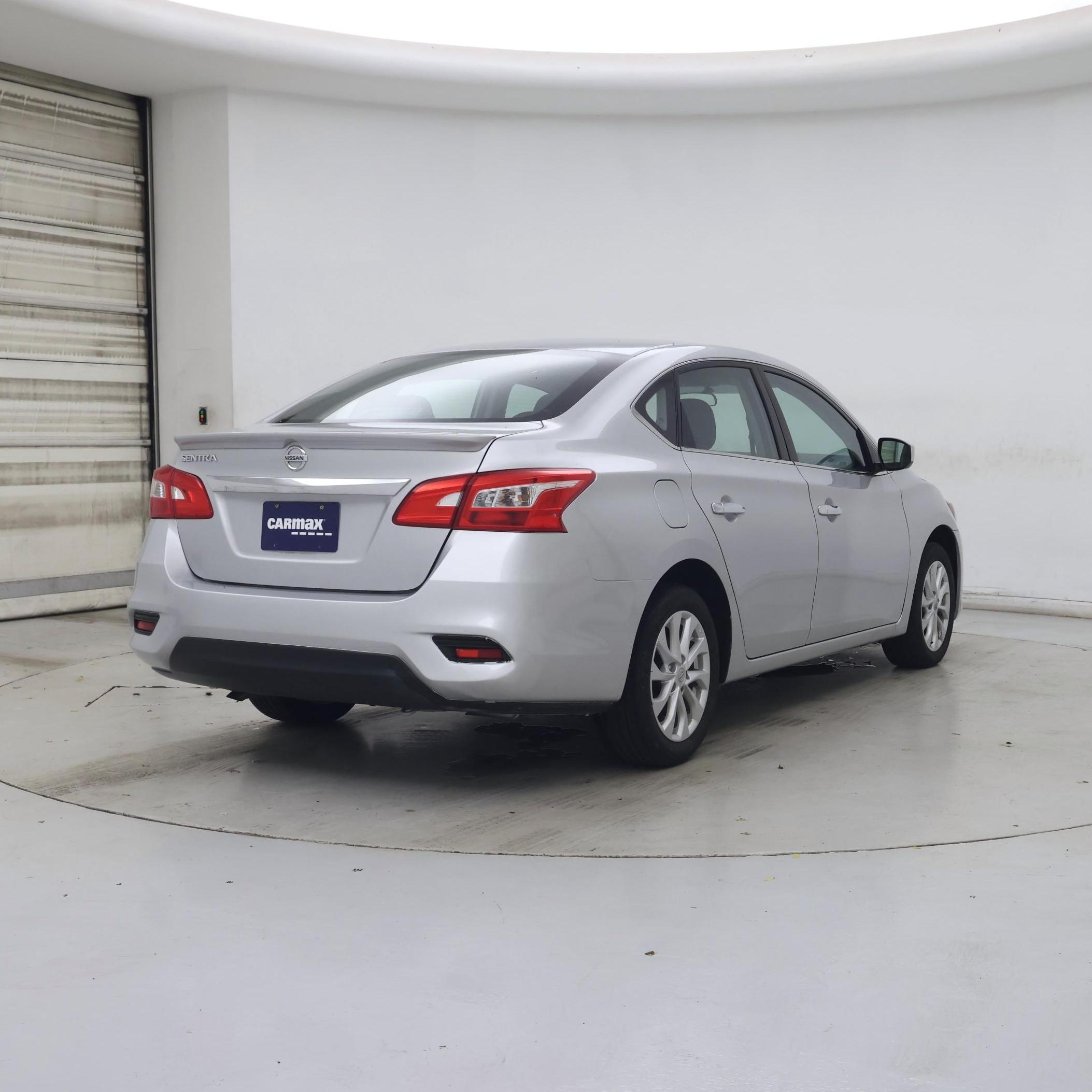 Thumbnail: 2017 Nissan Sentra - 8