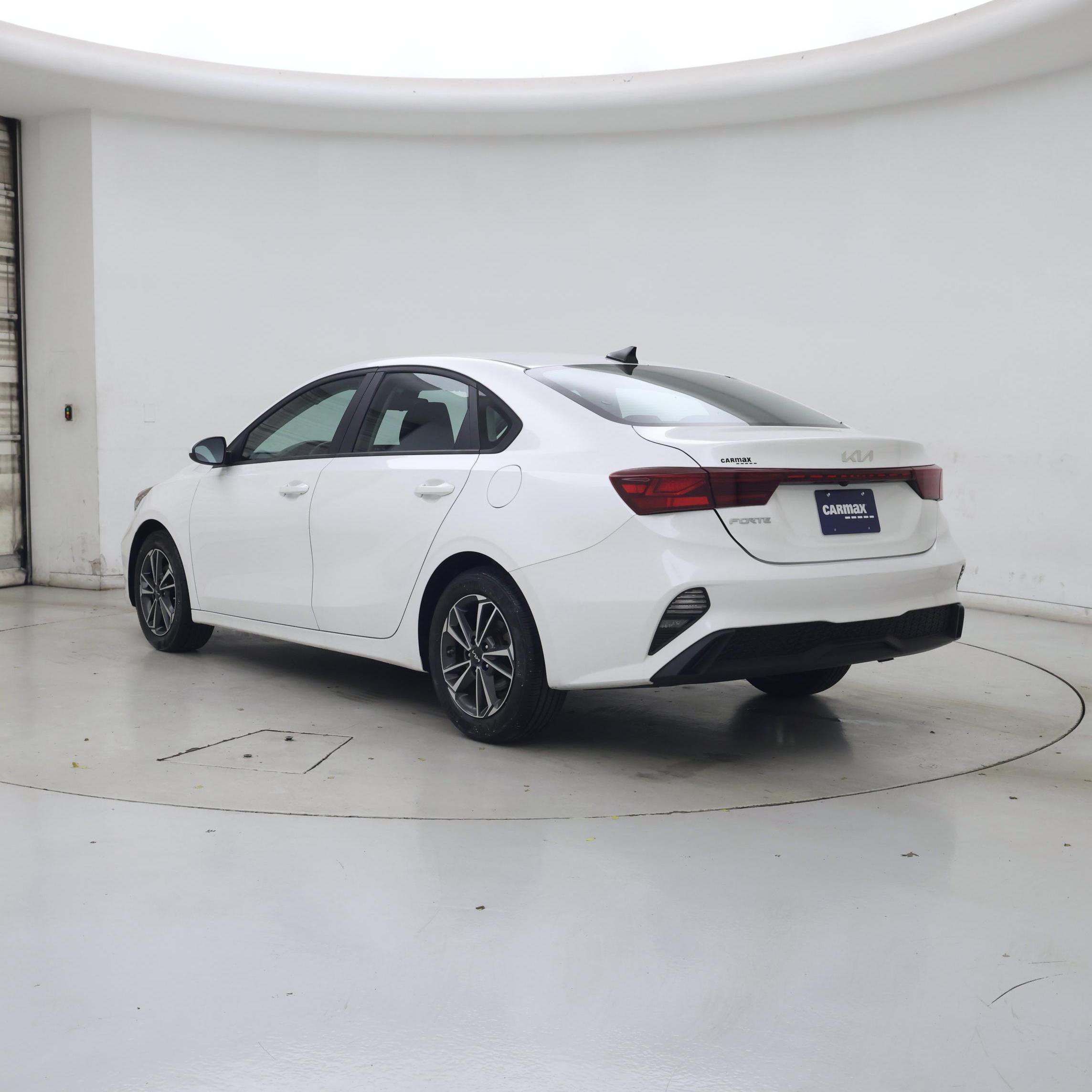 Thumbnail: 2022 Kia Forte - 2