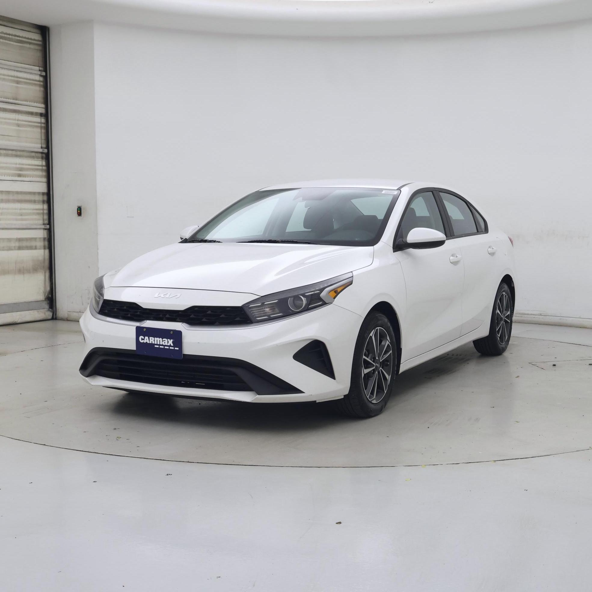 Thumbnail: 2022 Kia Forte - 4