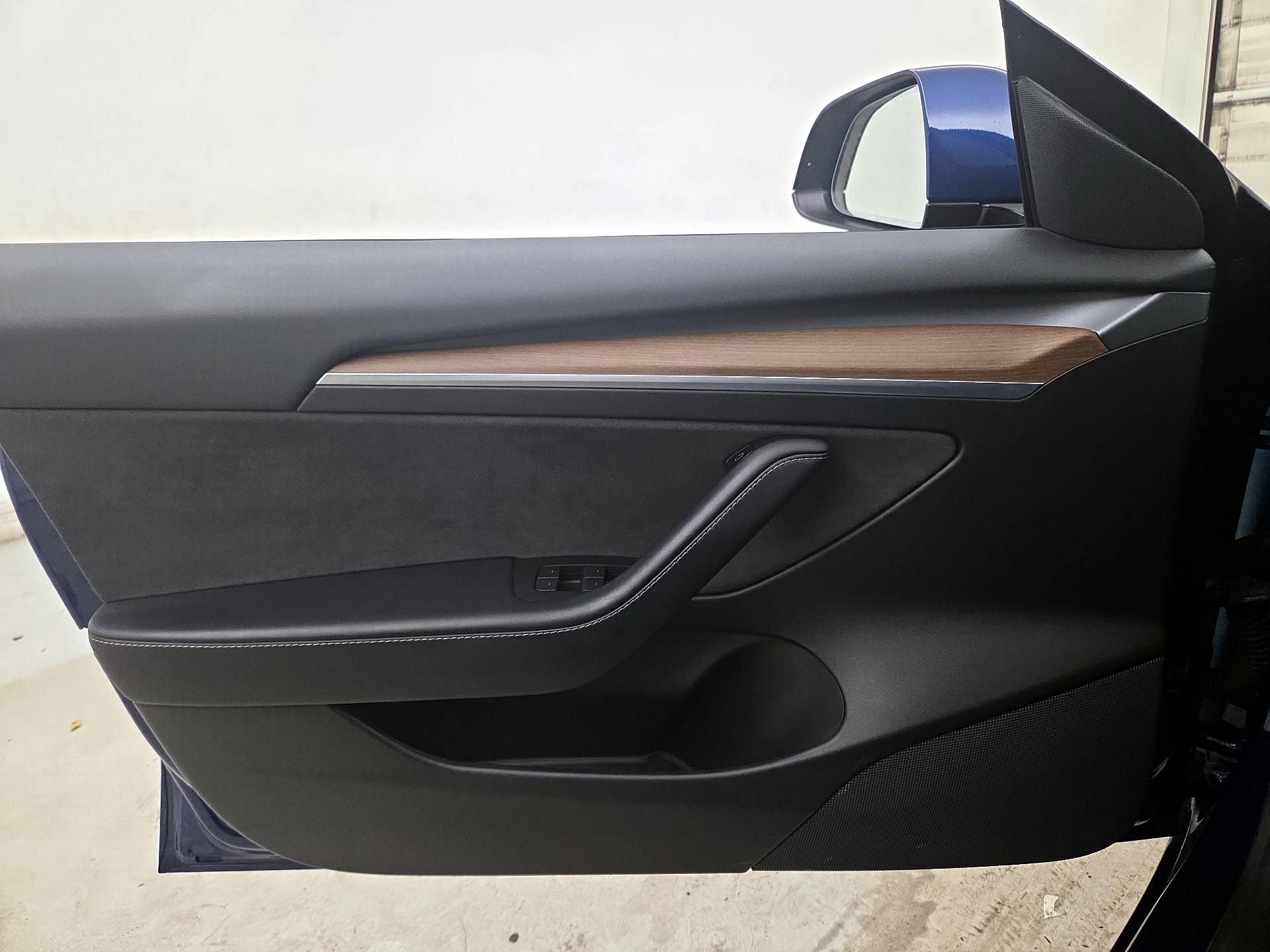Thumbnail: 2021 Tesla Model 3 - 12