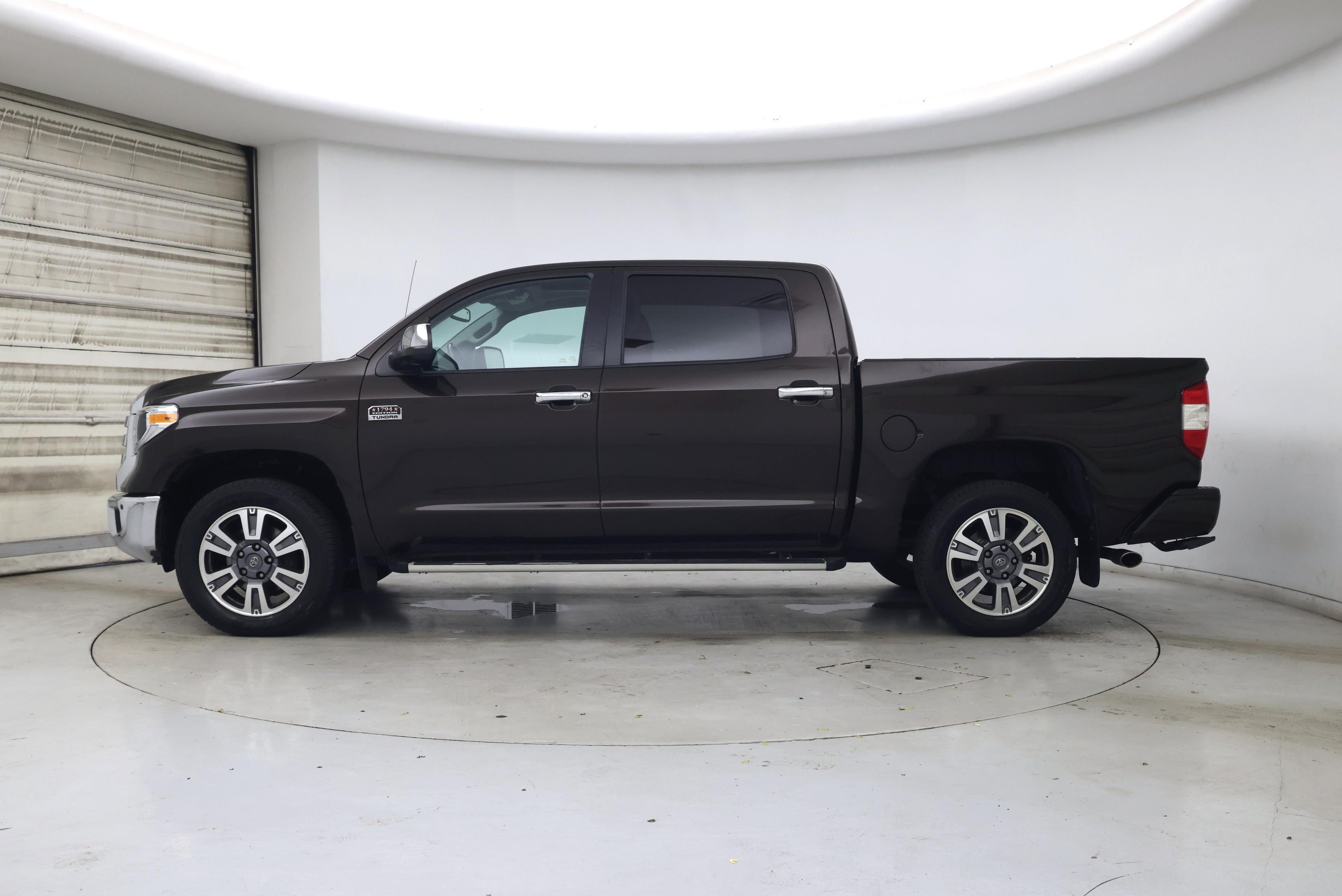 Thumbnail: 2018 Toyota Tundra - 3