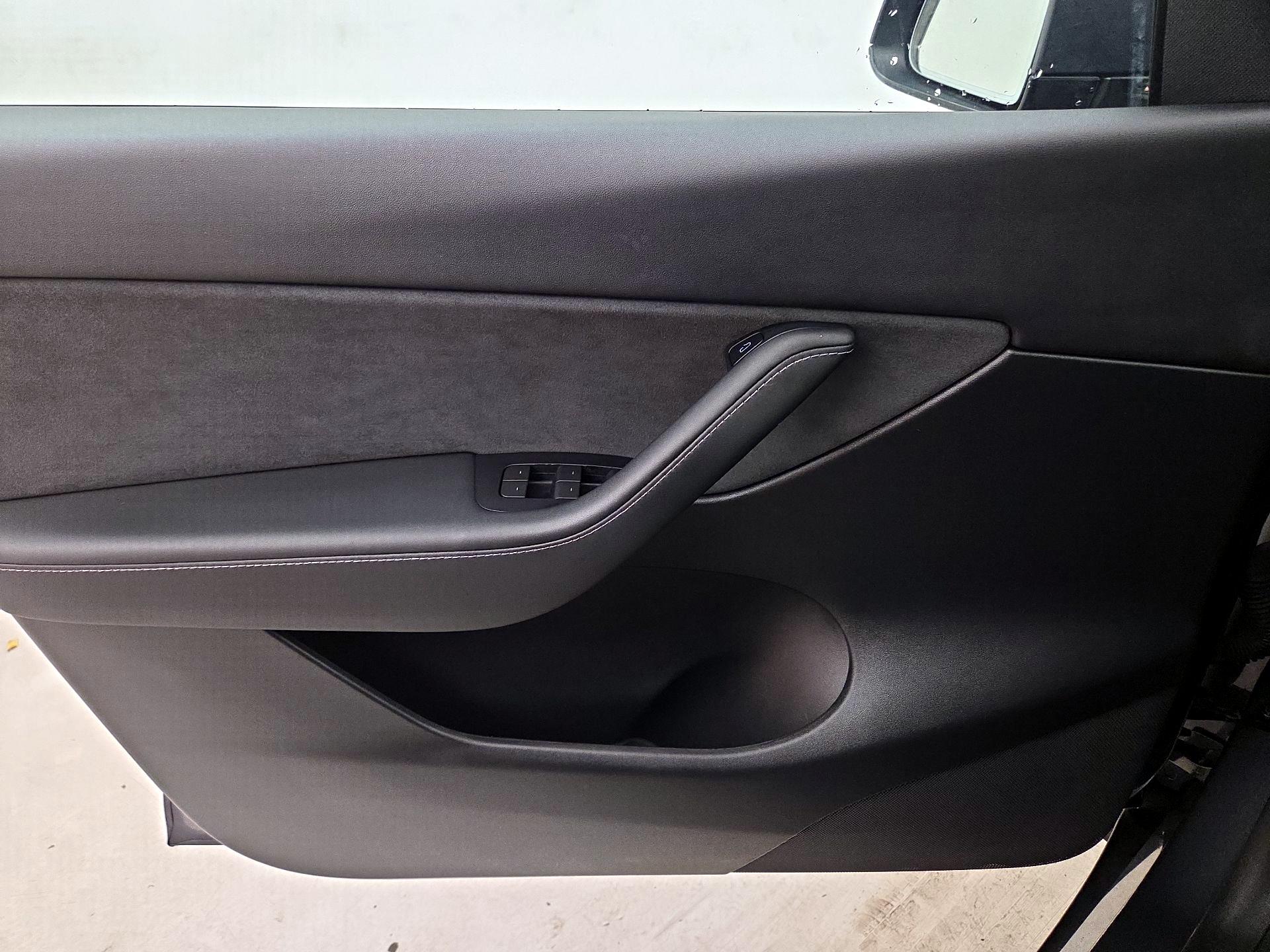 Thumbnail: 2022 Tesla Model Y - 12