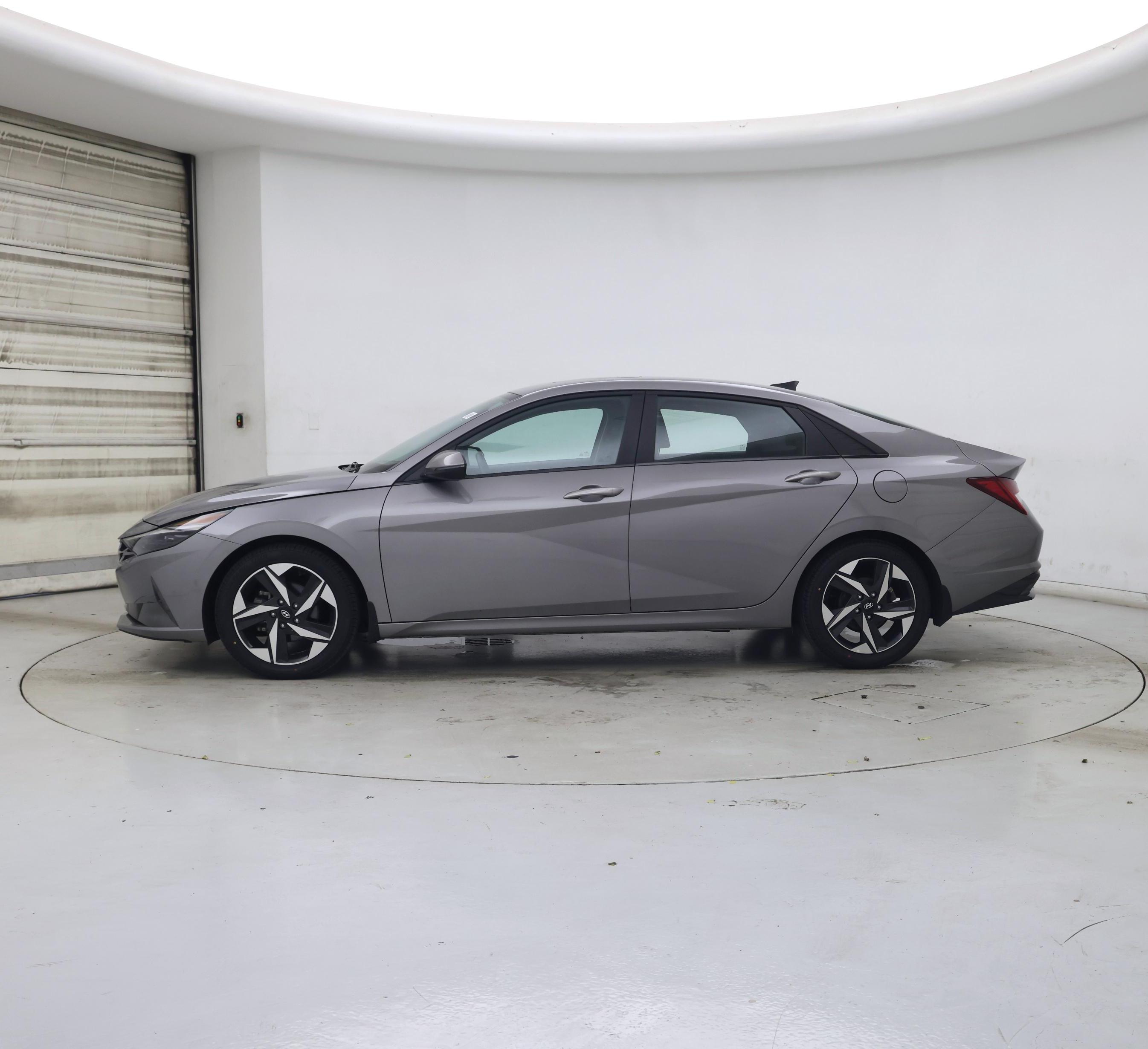 Thumbnail: 2023 Hyundai Elantra - 3