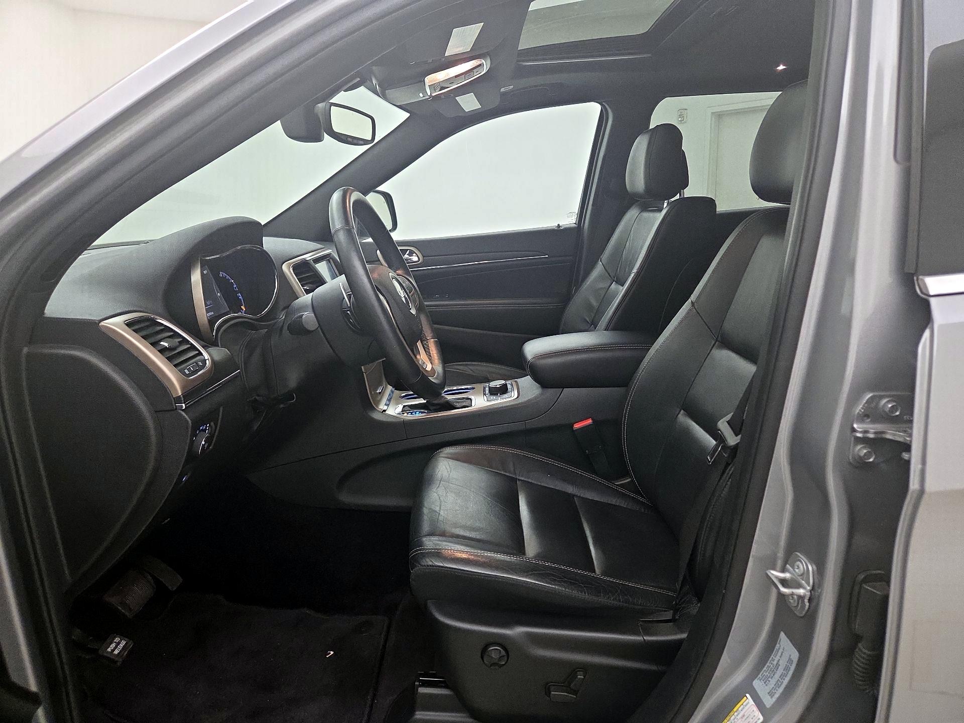 Thumbnail: 2017 Jeep Grand Cherokee - 11