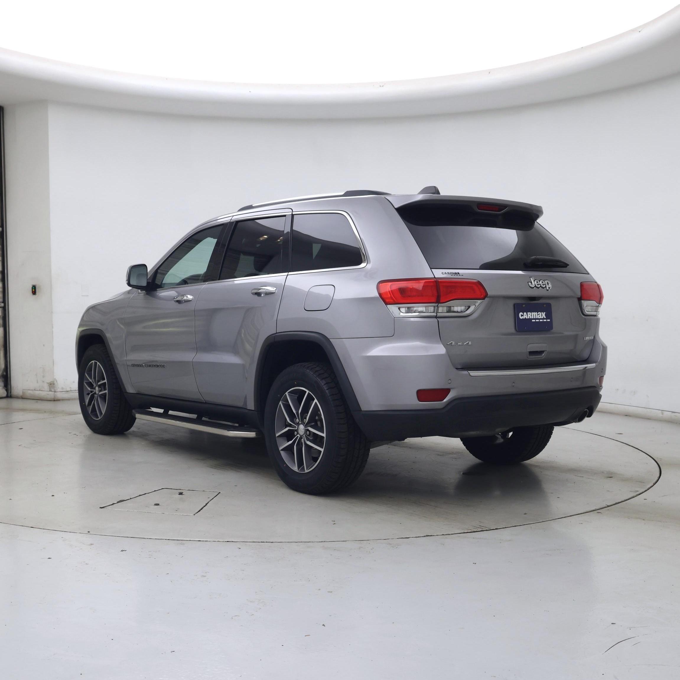 Thumbnail: 2017 Jeep Grand Cherokee - 2