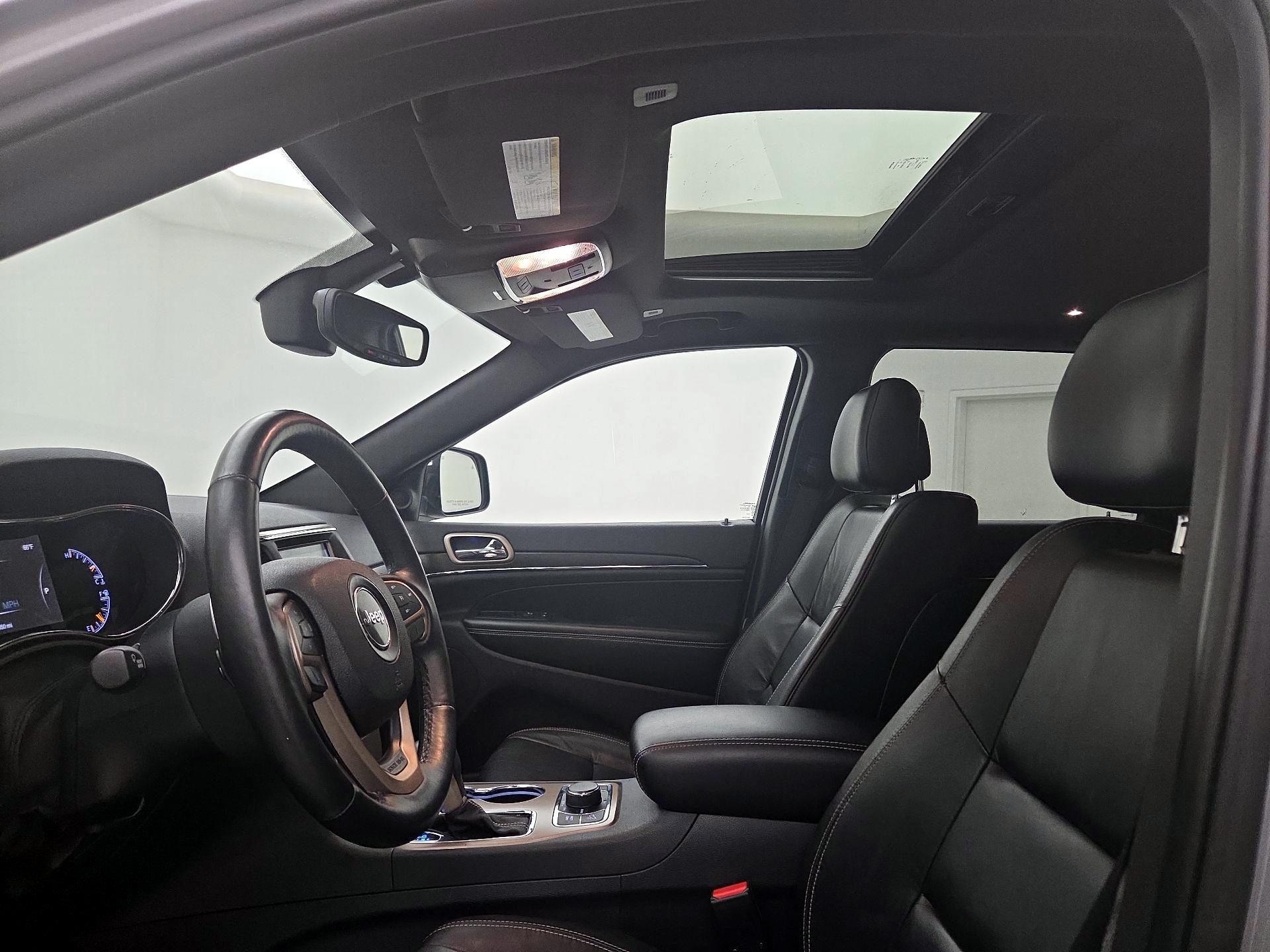 Thumbnail: 2017 Jeep Grand Cherokee - 20