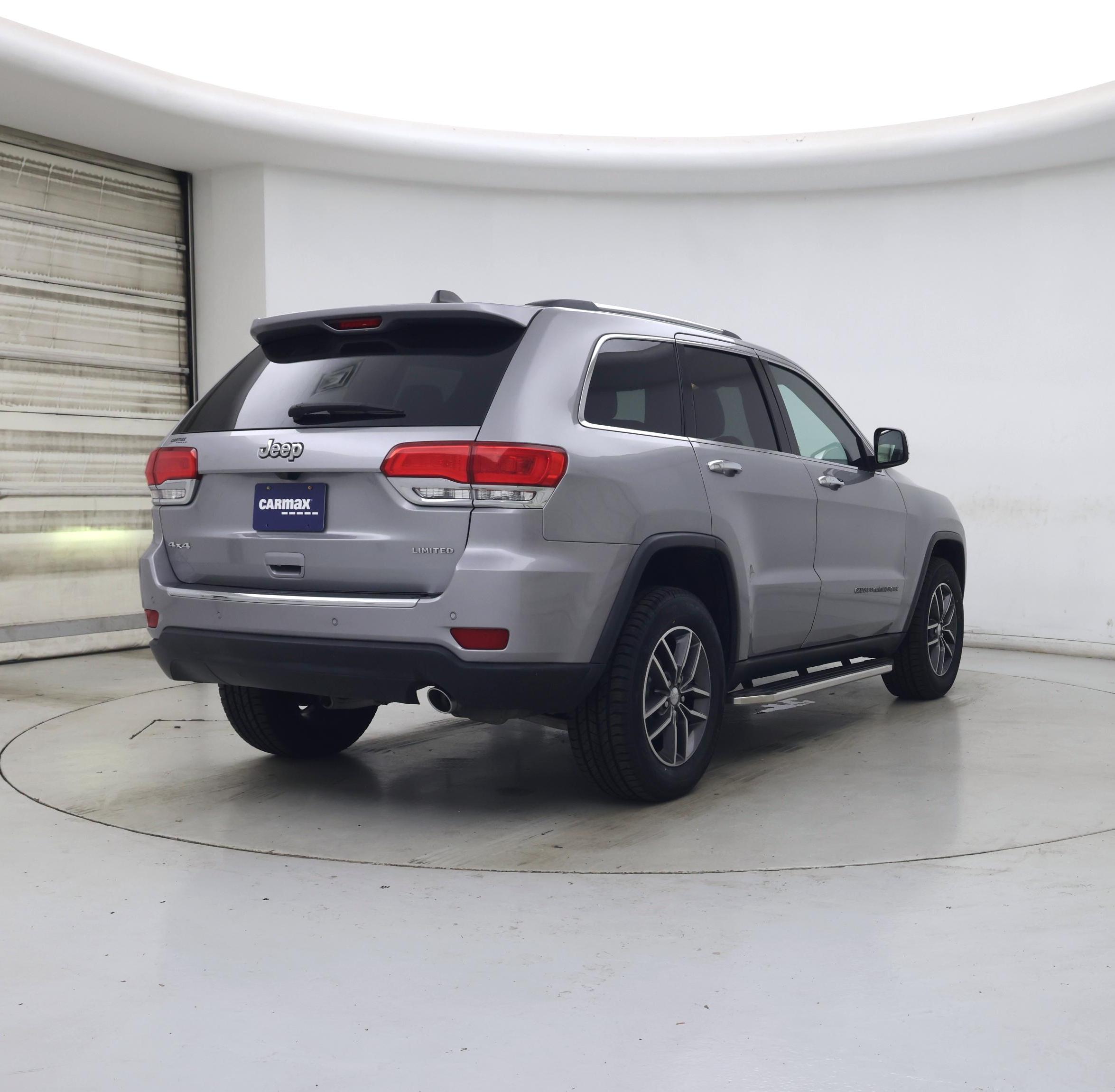 Thumbnail: 2017 Jeep Grand Cherokee - 8