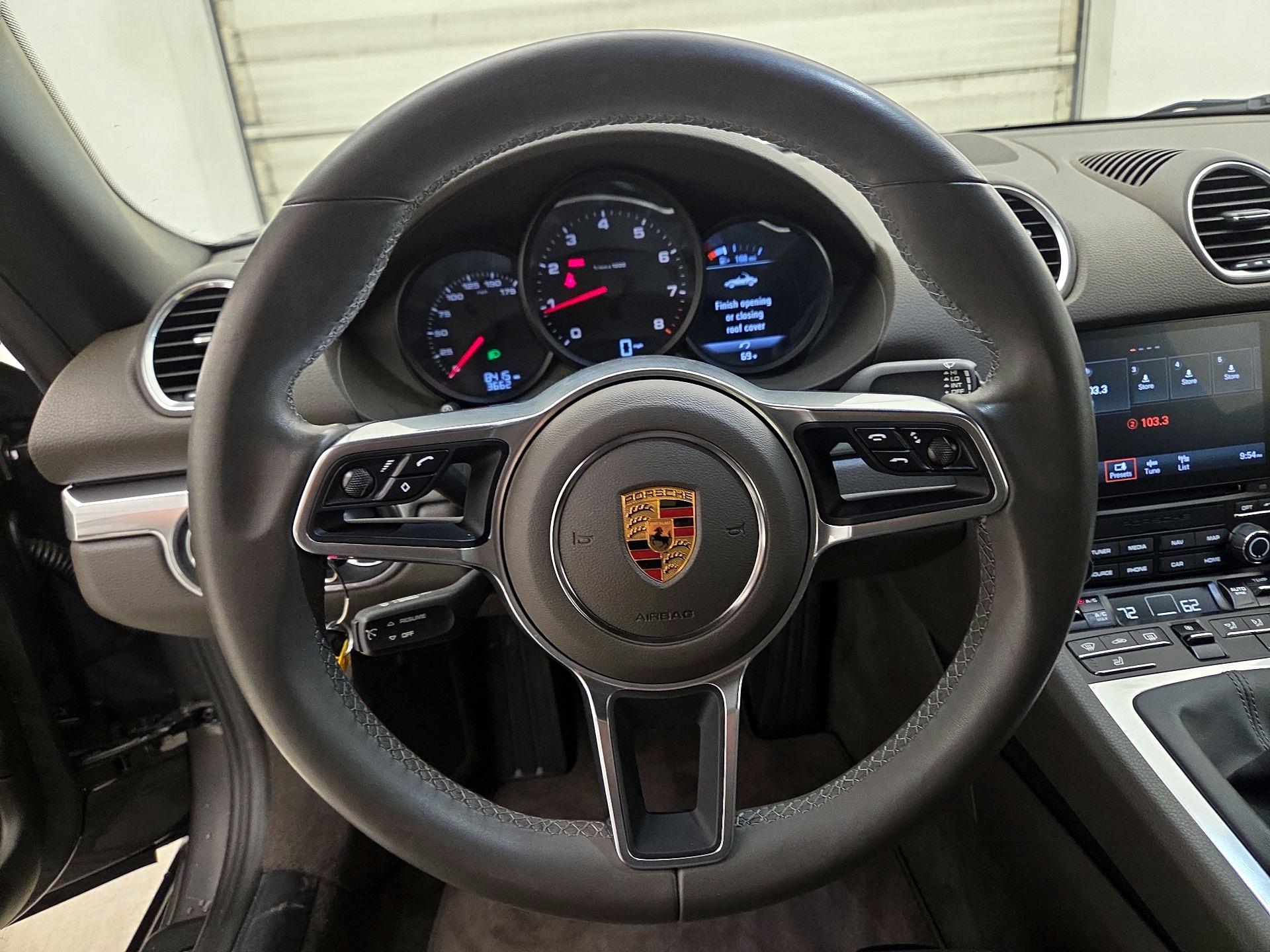Thumbnail: 2022 Porsche 718 Boxster - 10