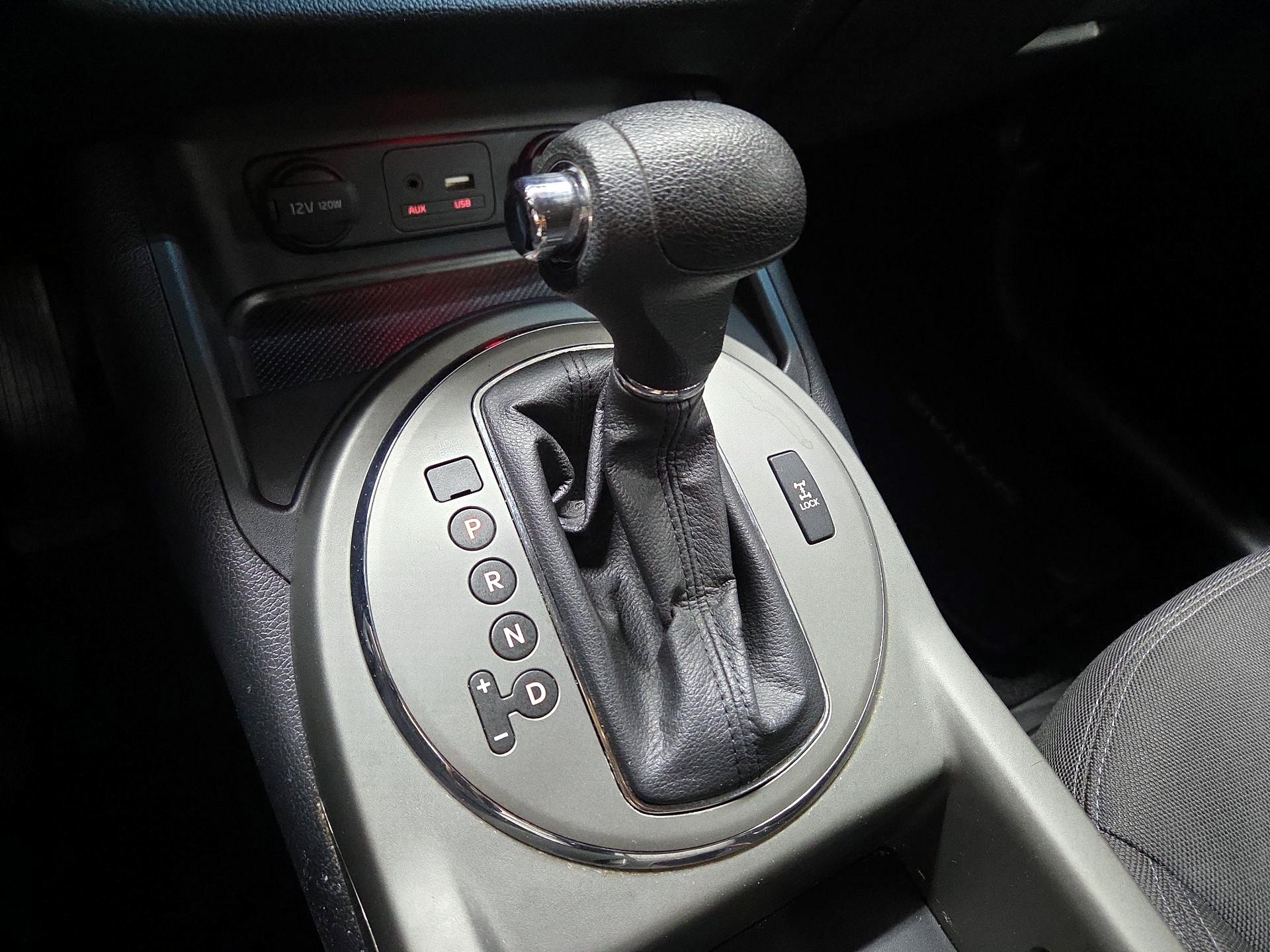 Thumbnail: 2016 Kia Sportage - 16