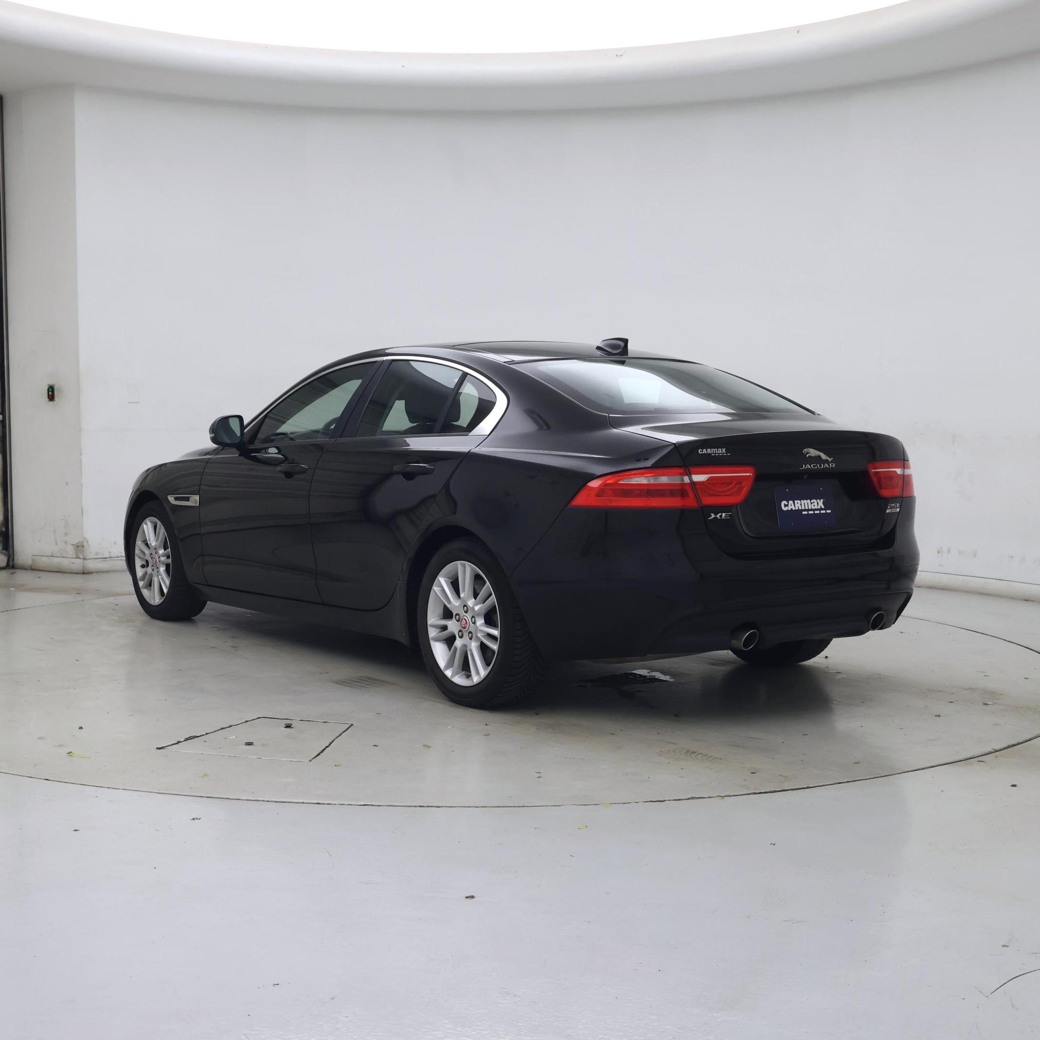 Thumbnail: 2018 Jaguar XE - 2