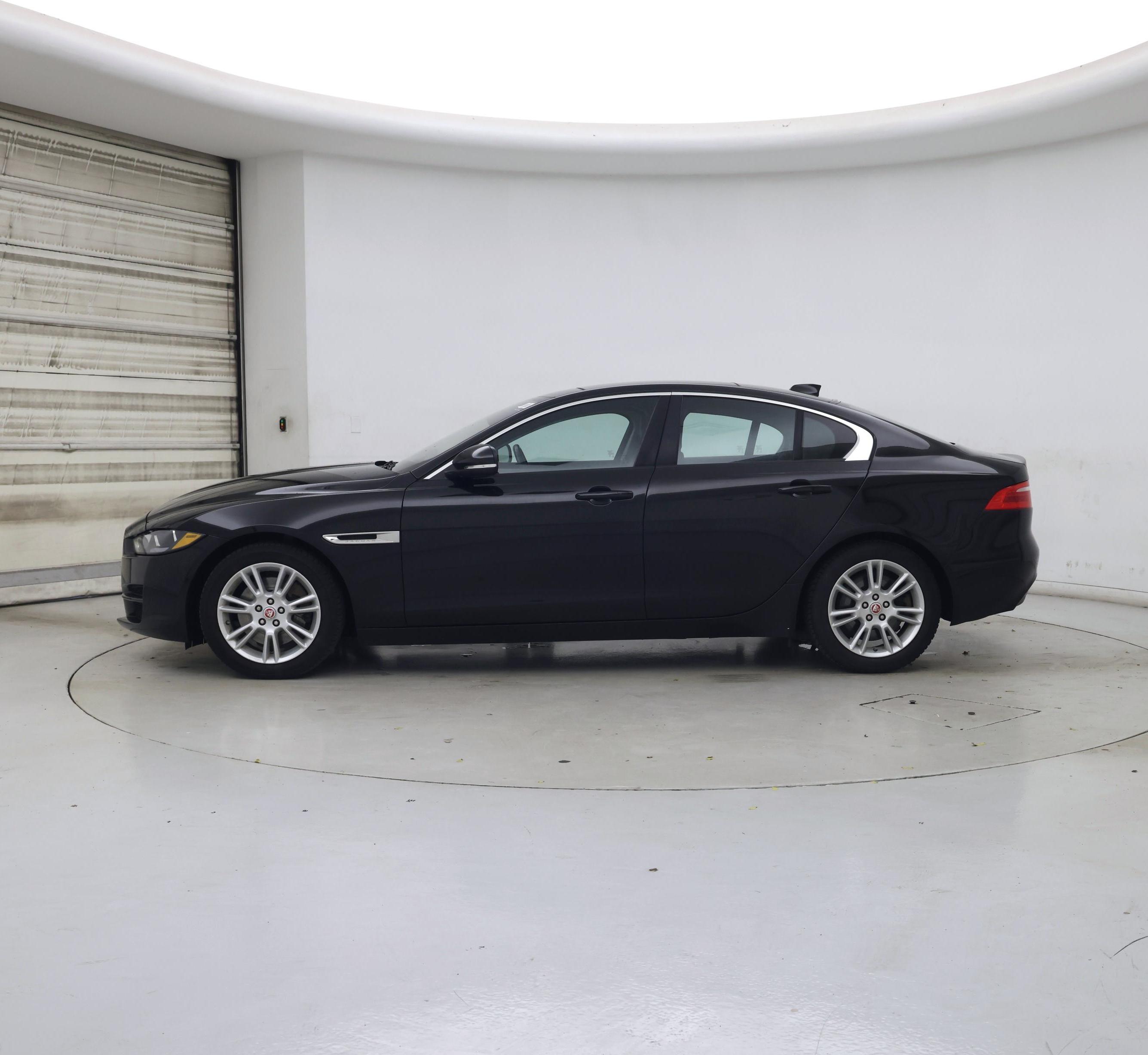 Thumbnail: 2018 Jaguar XE - 3