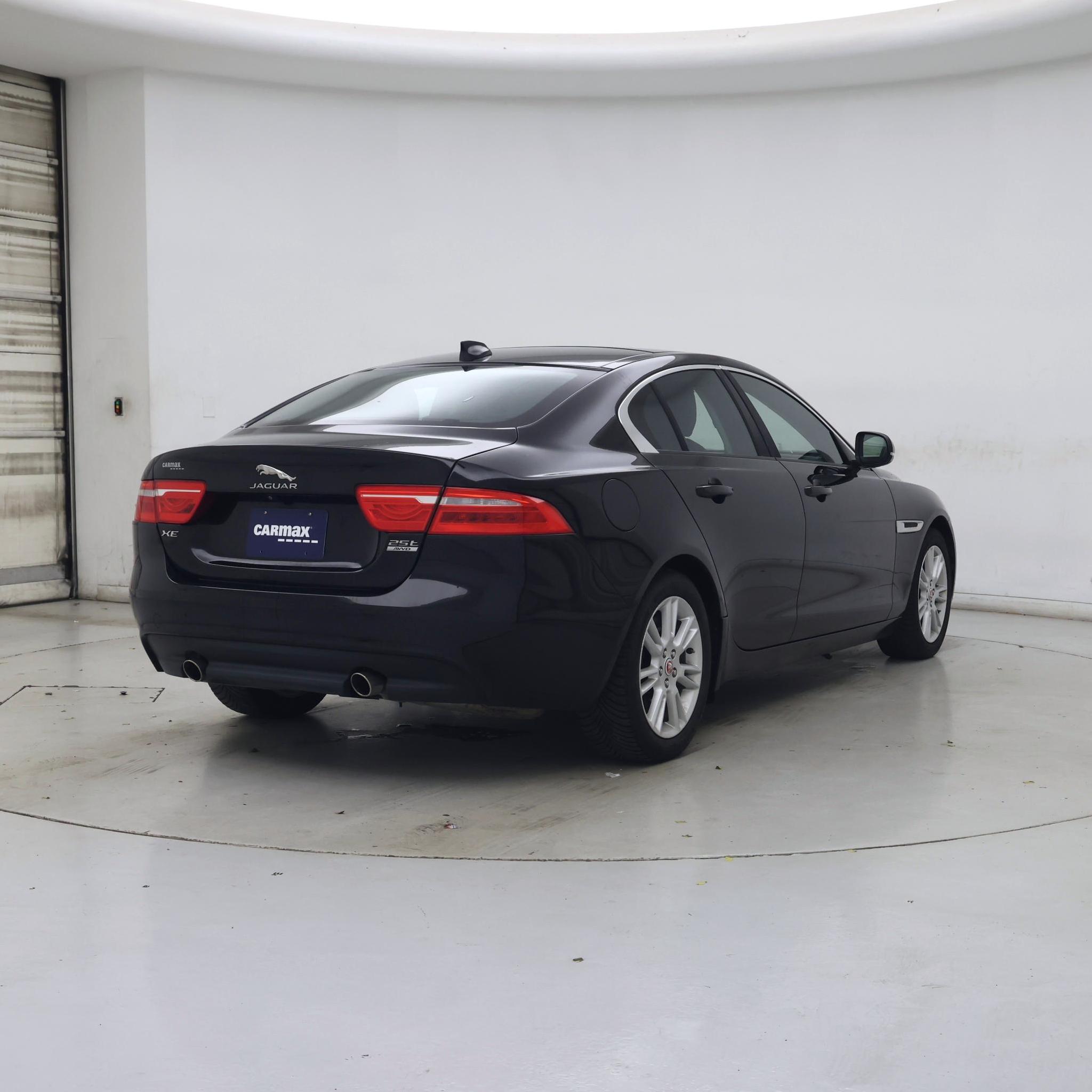 Thumbnail: 2018 Jaguar XE - 8