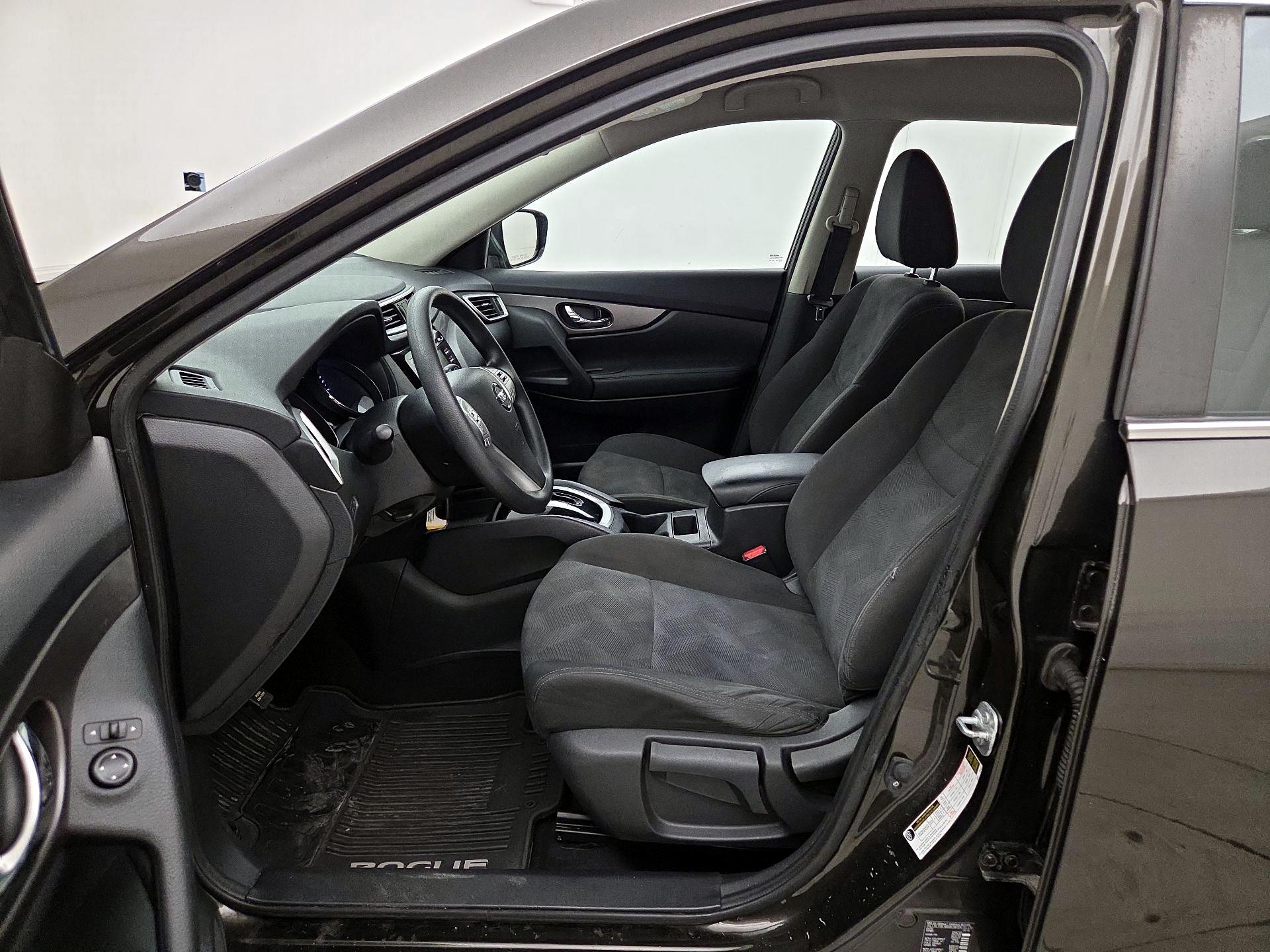 Thumbnail: 2016 Nissan Rogue - 9