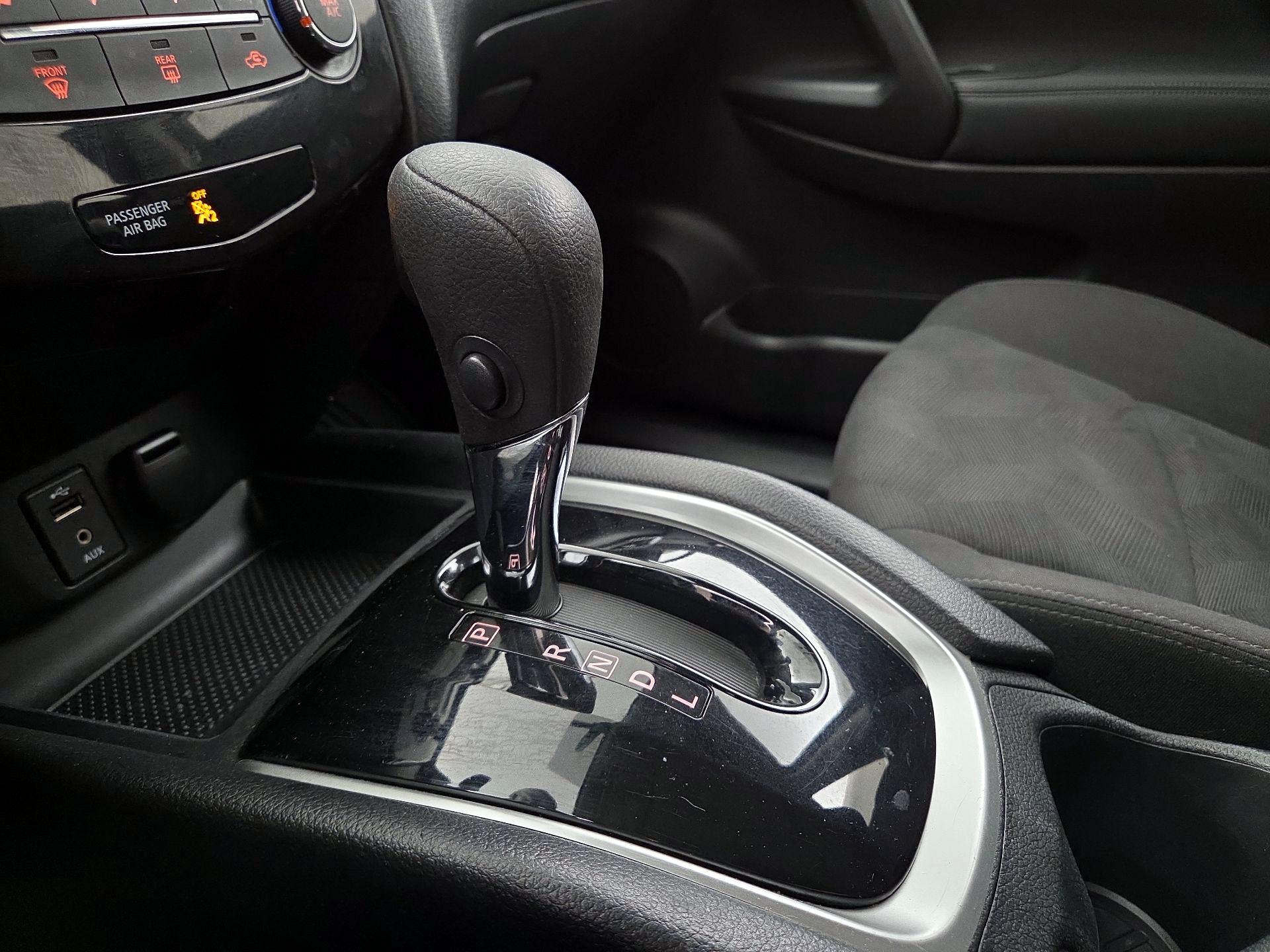 Thumbnail: 2016 Nissan Rogue - 15