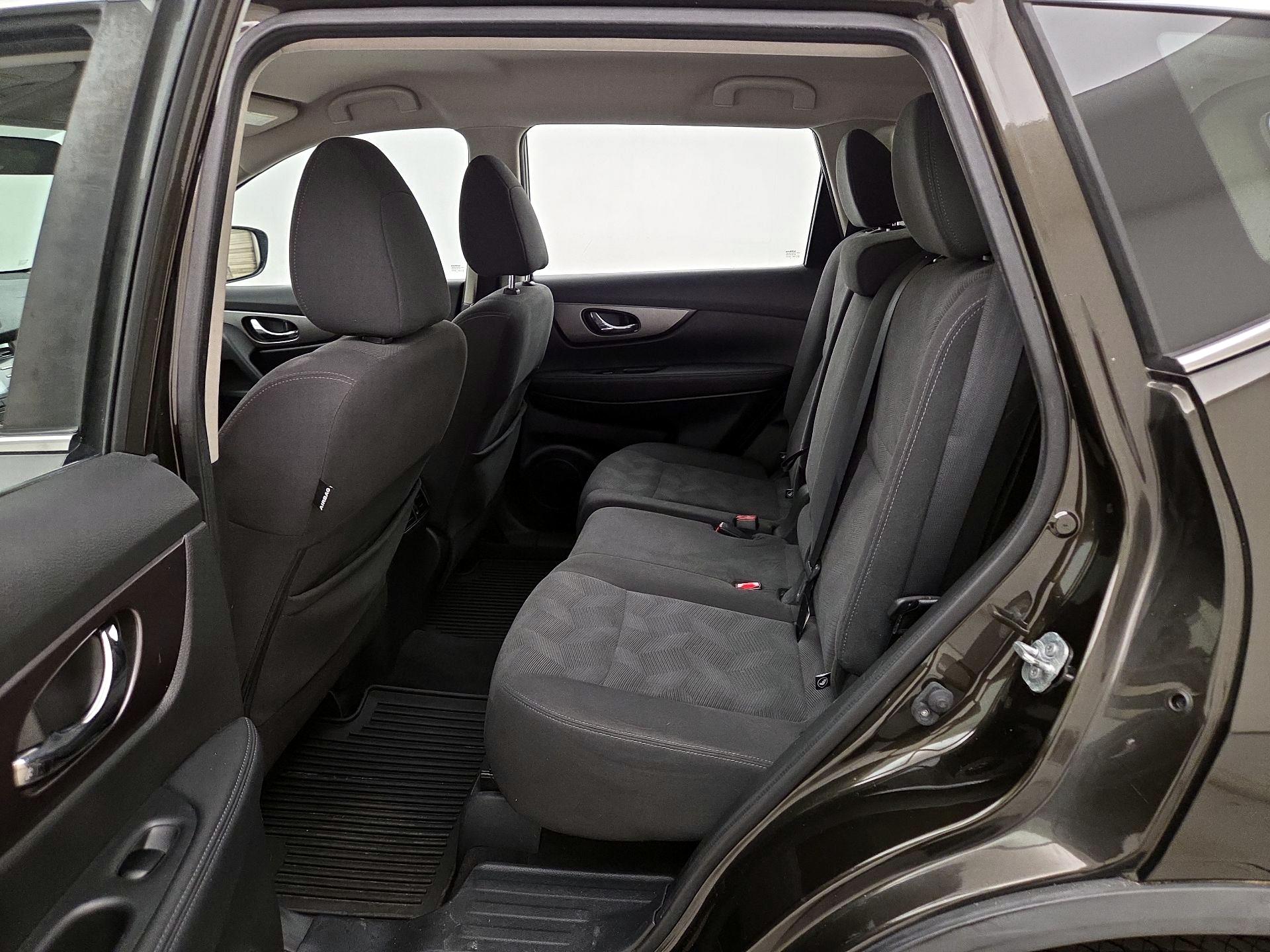 Thumbnail: 2016 Nissan Rogue - 17