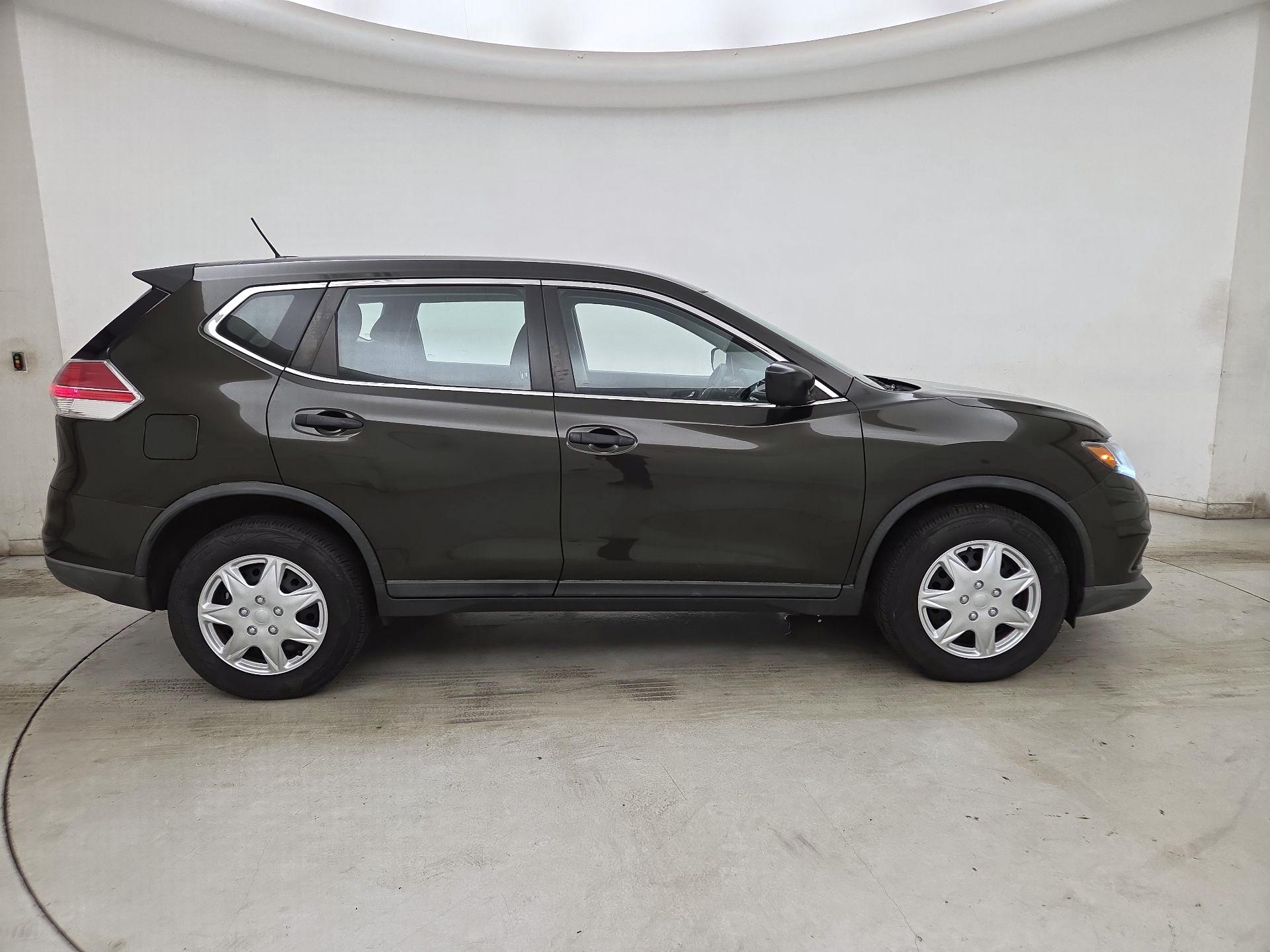 Thumbnail: 2016 Nissan Rogue - 4