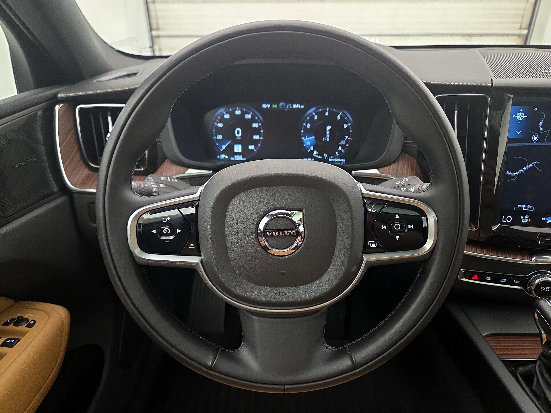 Thumbnail: 2020 Volvo XC60 - 10