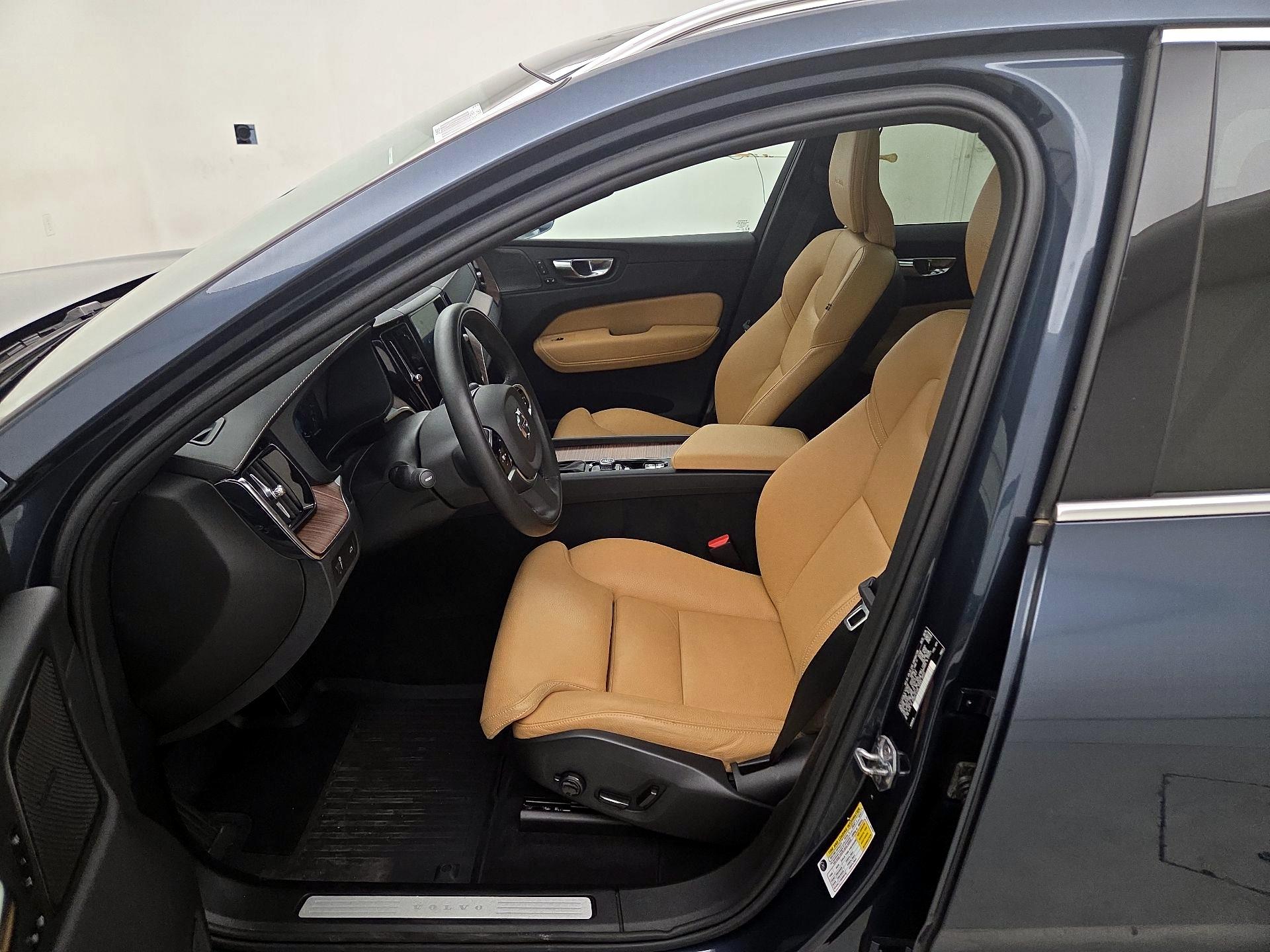 Thumbnail: 2020 Volvo XC60 - 11