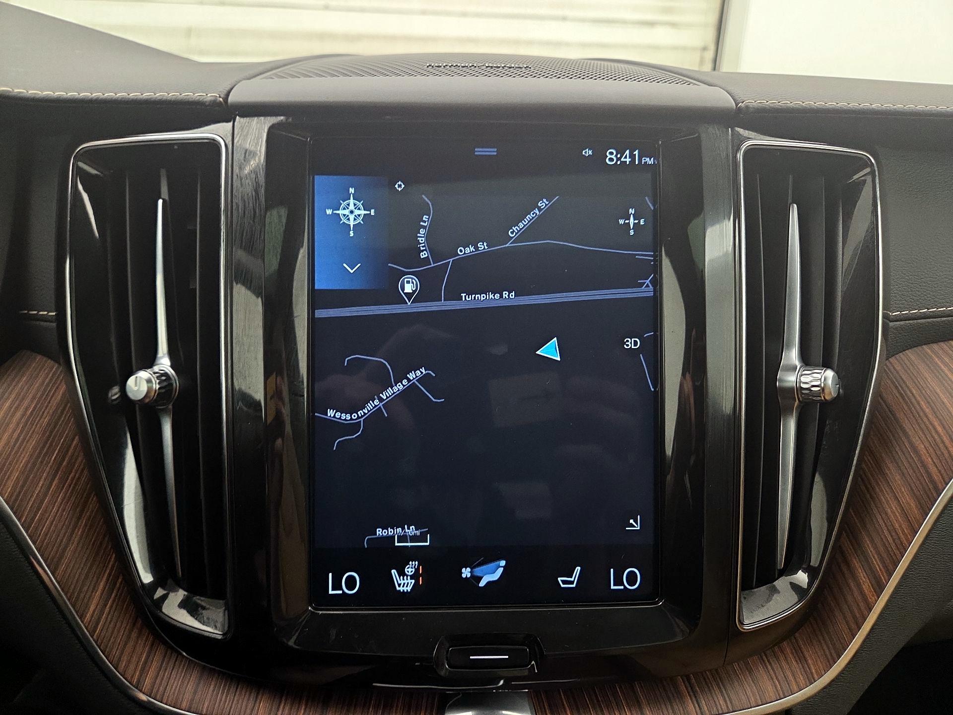 Thumbnail: 2020 Volvo XC60 - 14