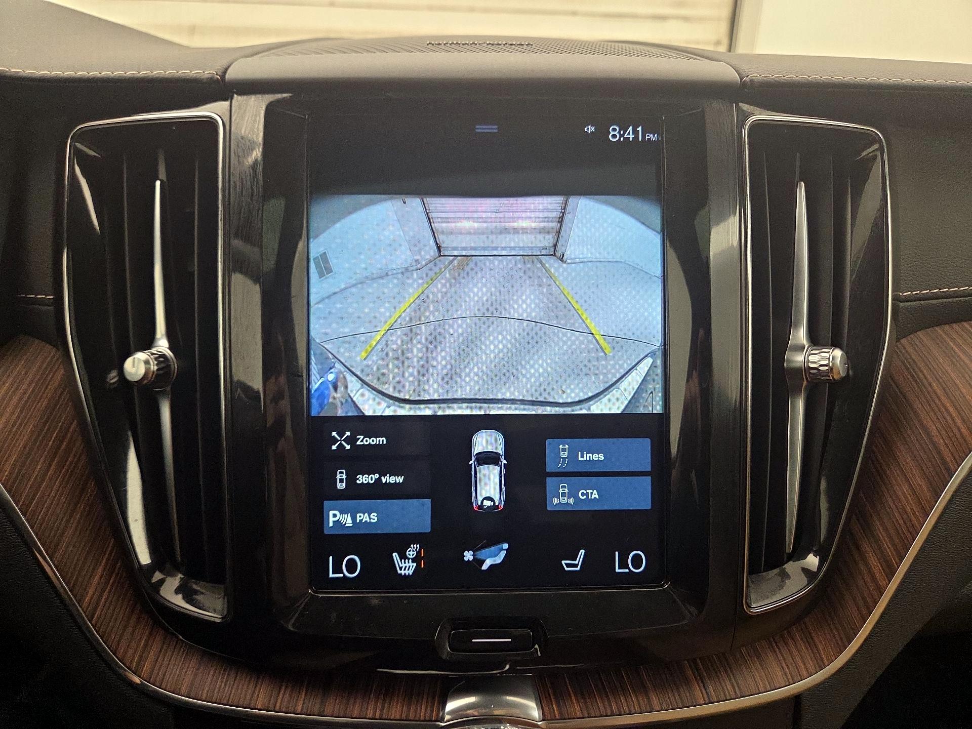 Thumbnail: 2020 Volvo XC60 - 15